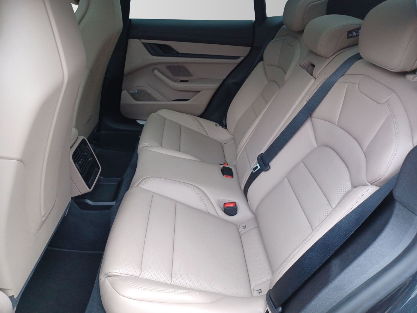 Porsche Taycan 4S Cross Turismo