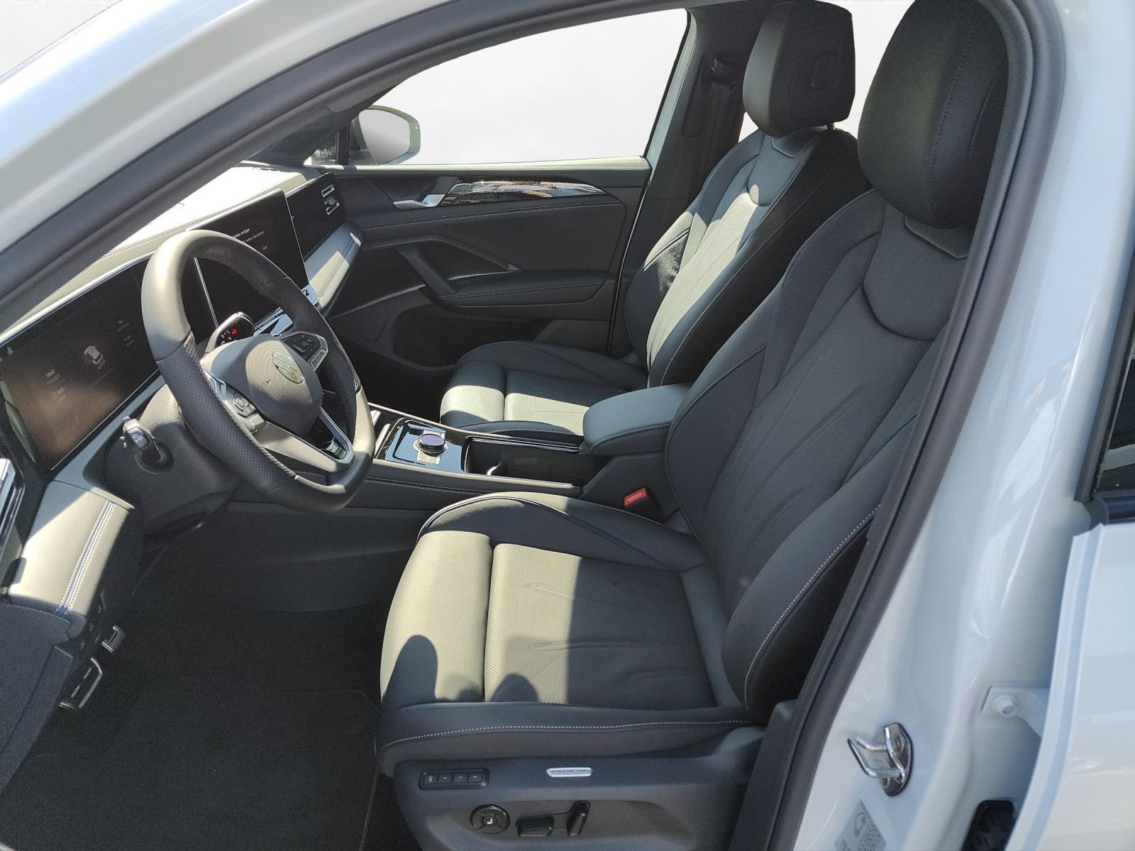 Volkswagen Tiguan R-Line 1,5 l eHybrid  AHK,Massagesitz