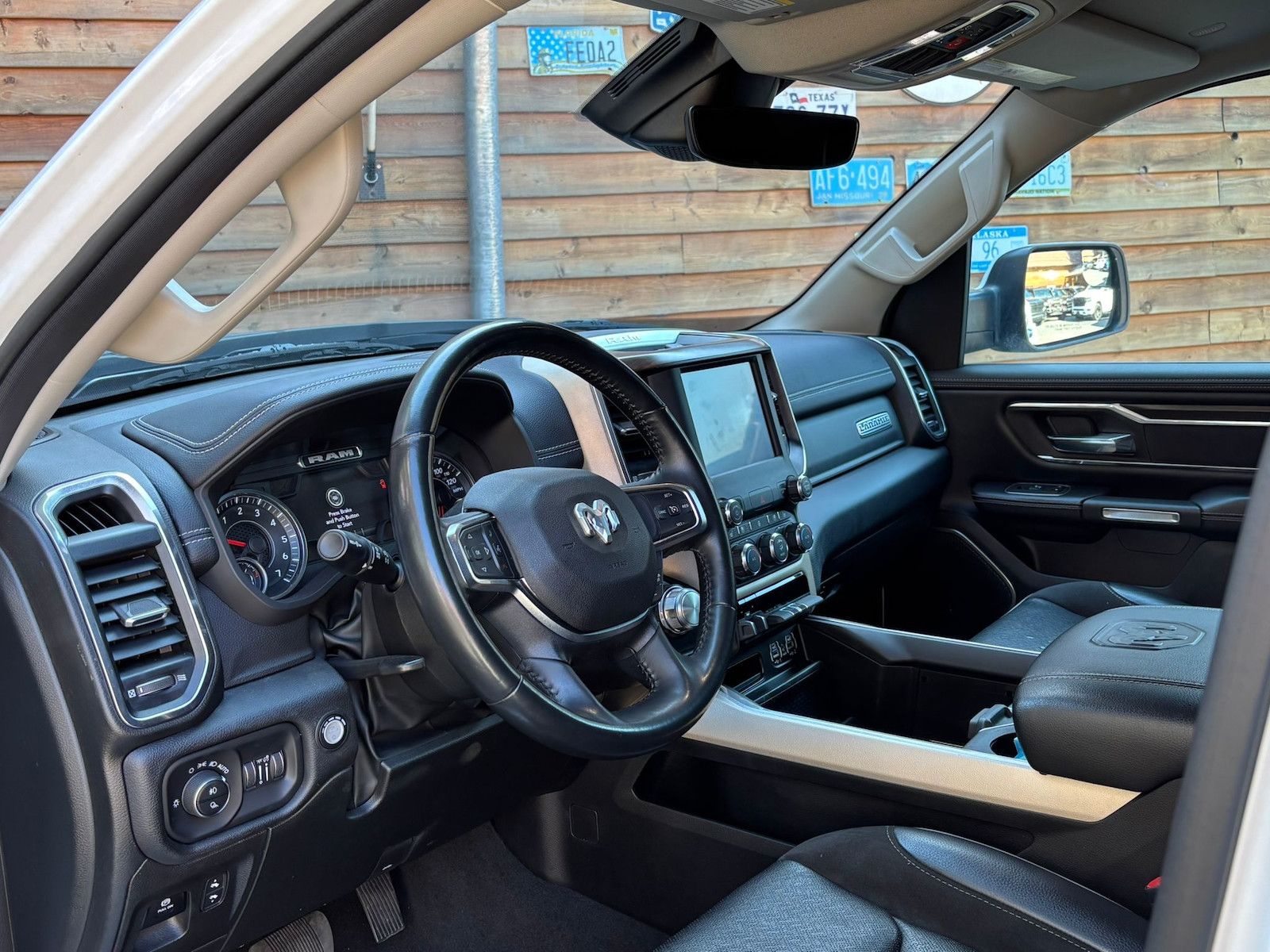 Dodge RAM 1500 Laramie LED AHK LPG Memory LPG
