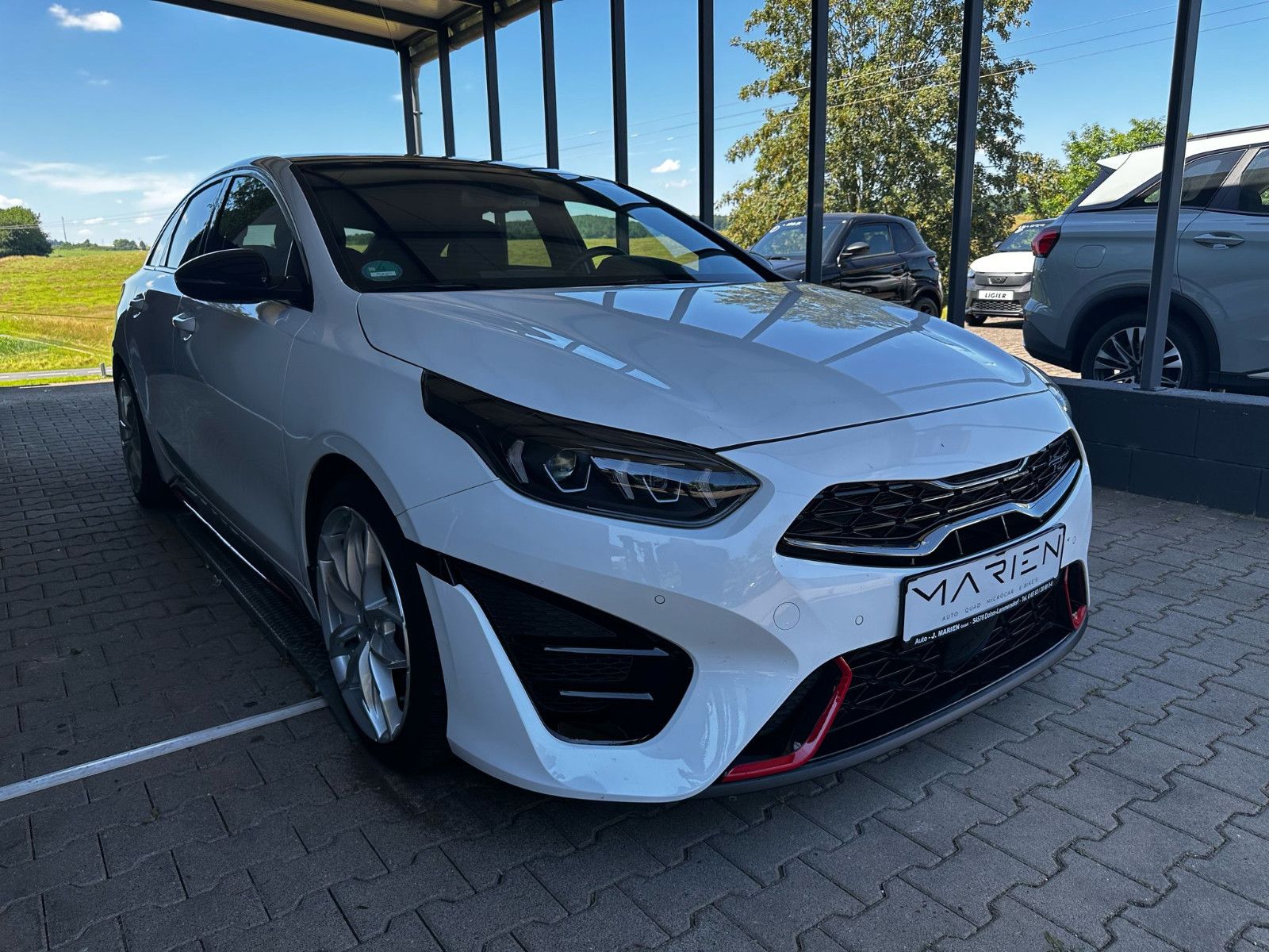 Kia pro cee'd / ProCeed 1.6 T-GDI DCT - Samsaru's Car Outlet