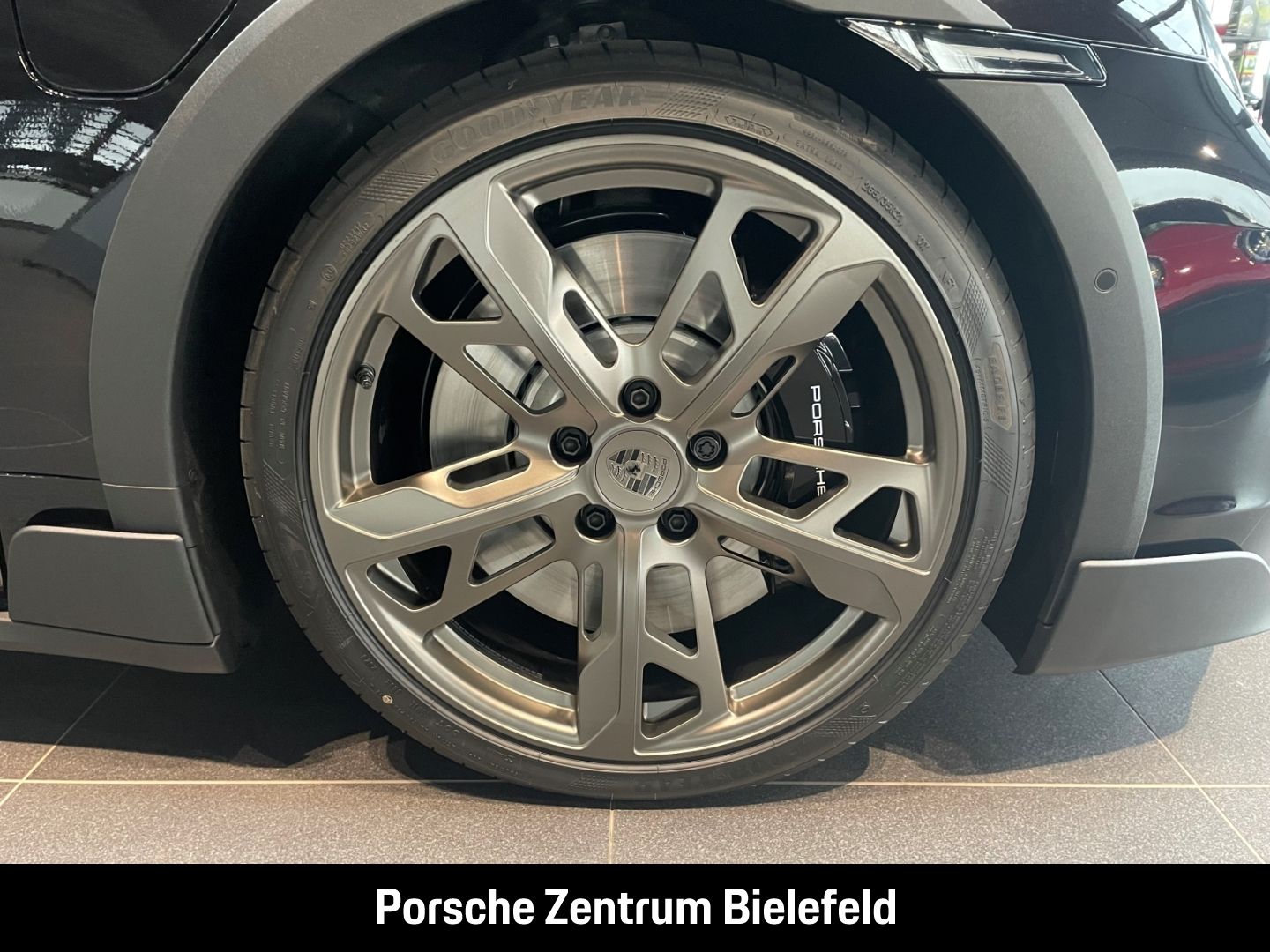 Porsche Taycan Turbo HA-Lenkung InnoDrive Sitzbelüftung