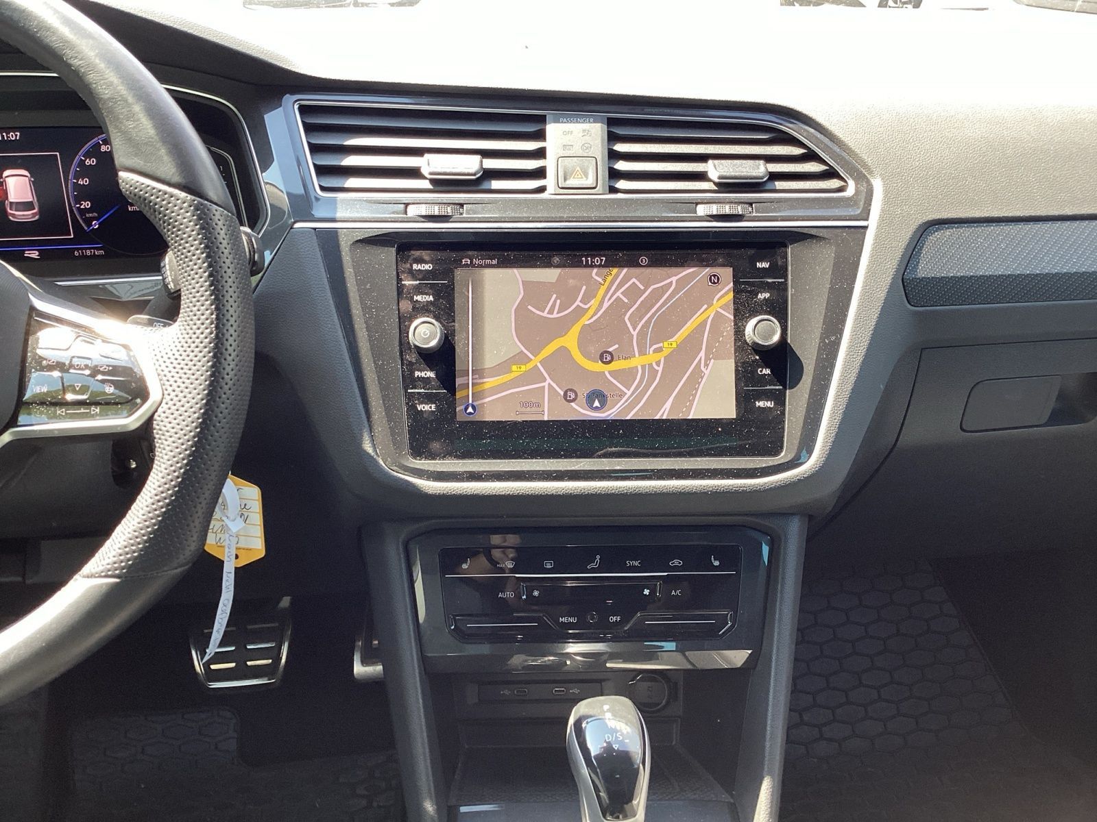 Volkswagen Tiguan 2.0TDI R-Line 4M DSG - Samsaru's Car Outlet
