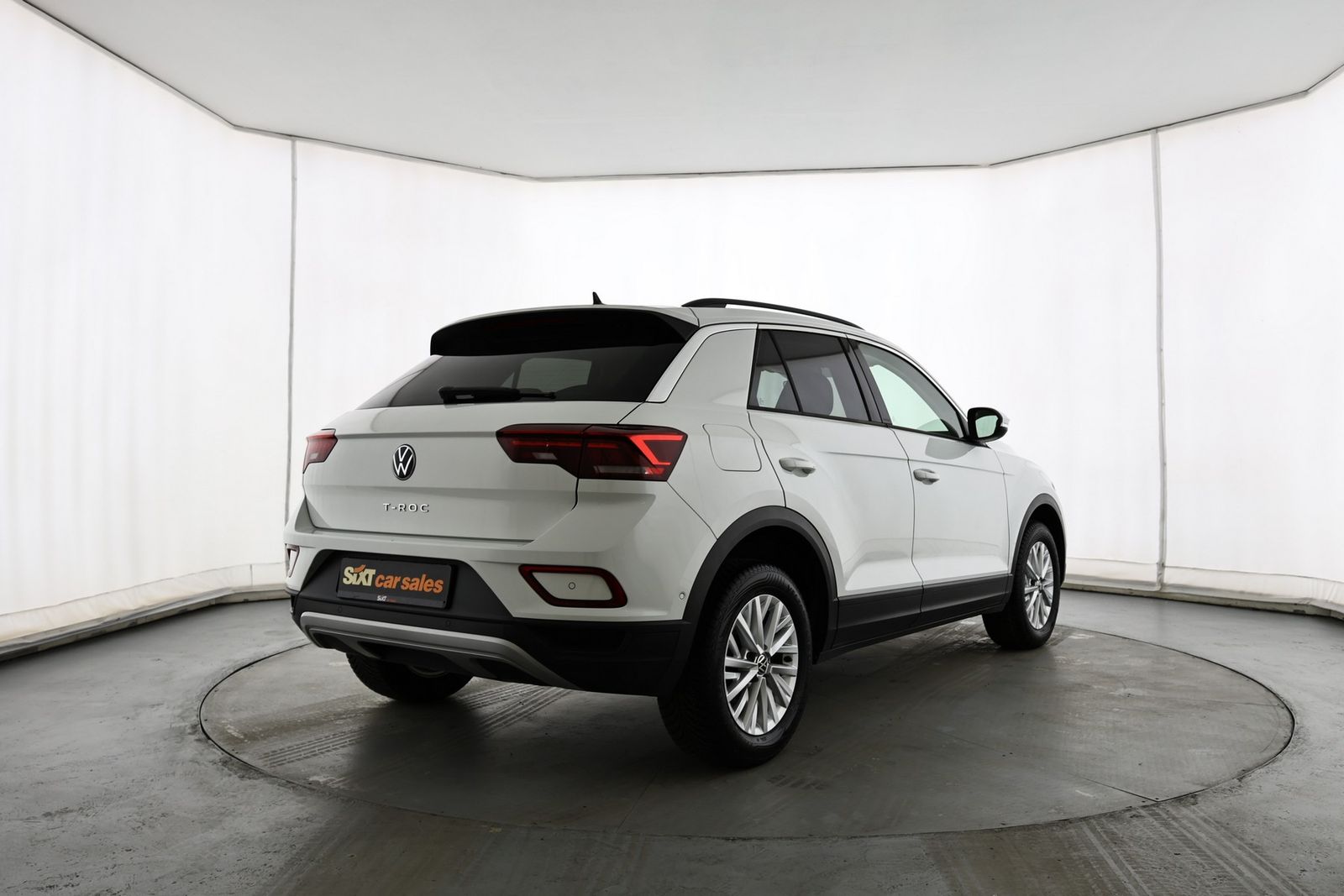 Volkswagen T-Roc 1.0 TSI Life - Samsaru's Car Outlet