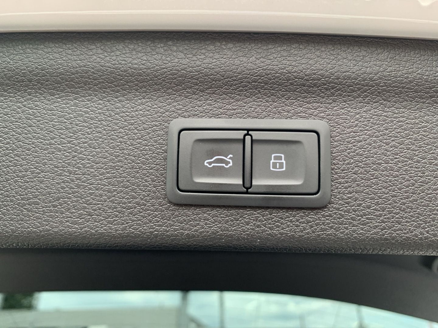 Audi Q3 45 TFSI quattro advanced - Samsaru's Car Outlet