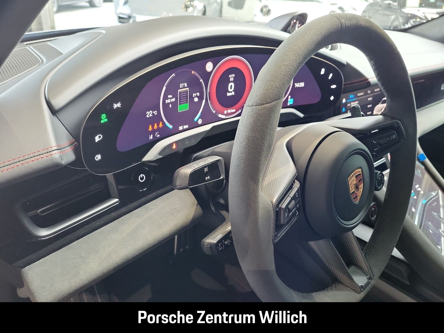 Porsche Taycan GTS HA-Lenkung Active-Ride Head-Up