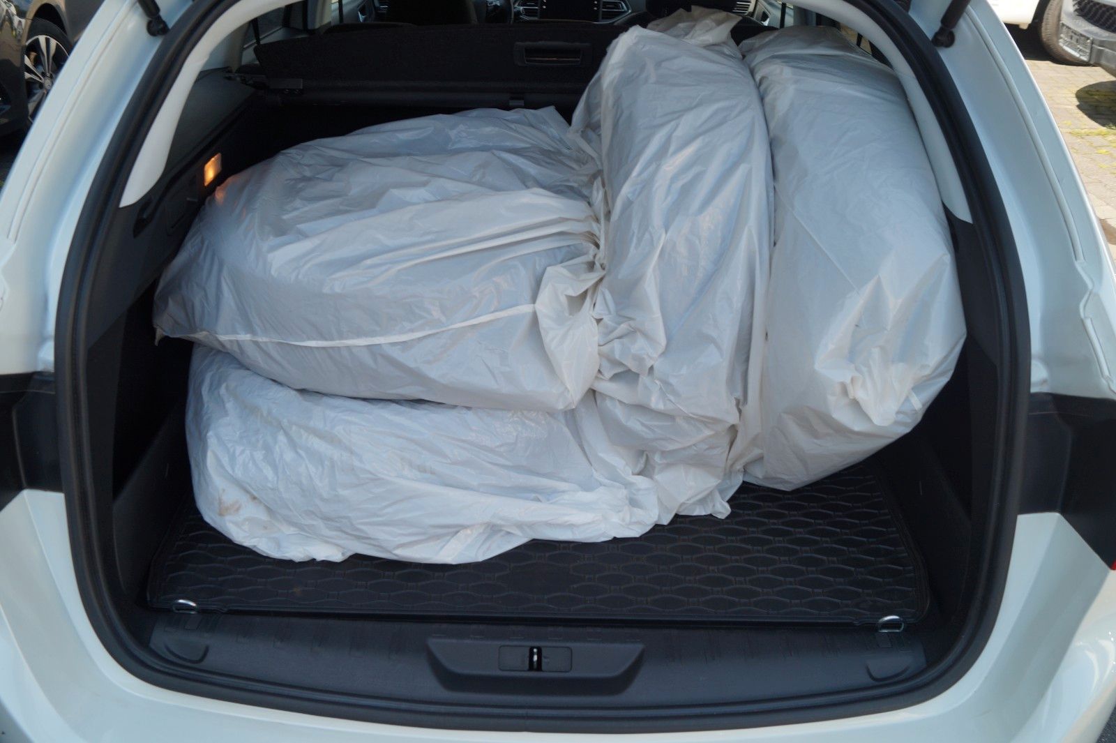 Peugeot 308 SW - Samsaru's Car Outlet