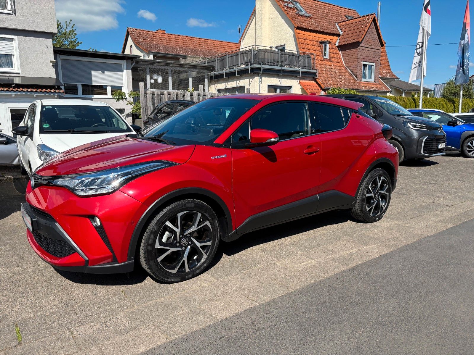 Toyota C-HR Hybrid Team D - Samsaru's Car Outlet