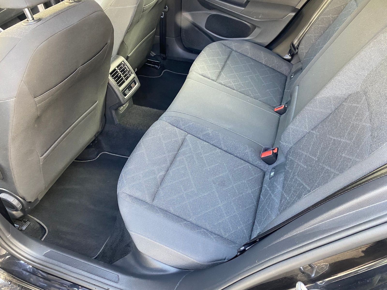Volkswagen Golf VIII Variant Life - Samsaru's Car Outlet