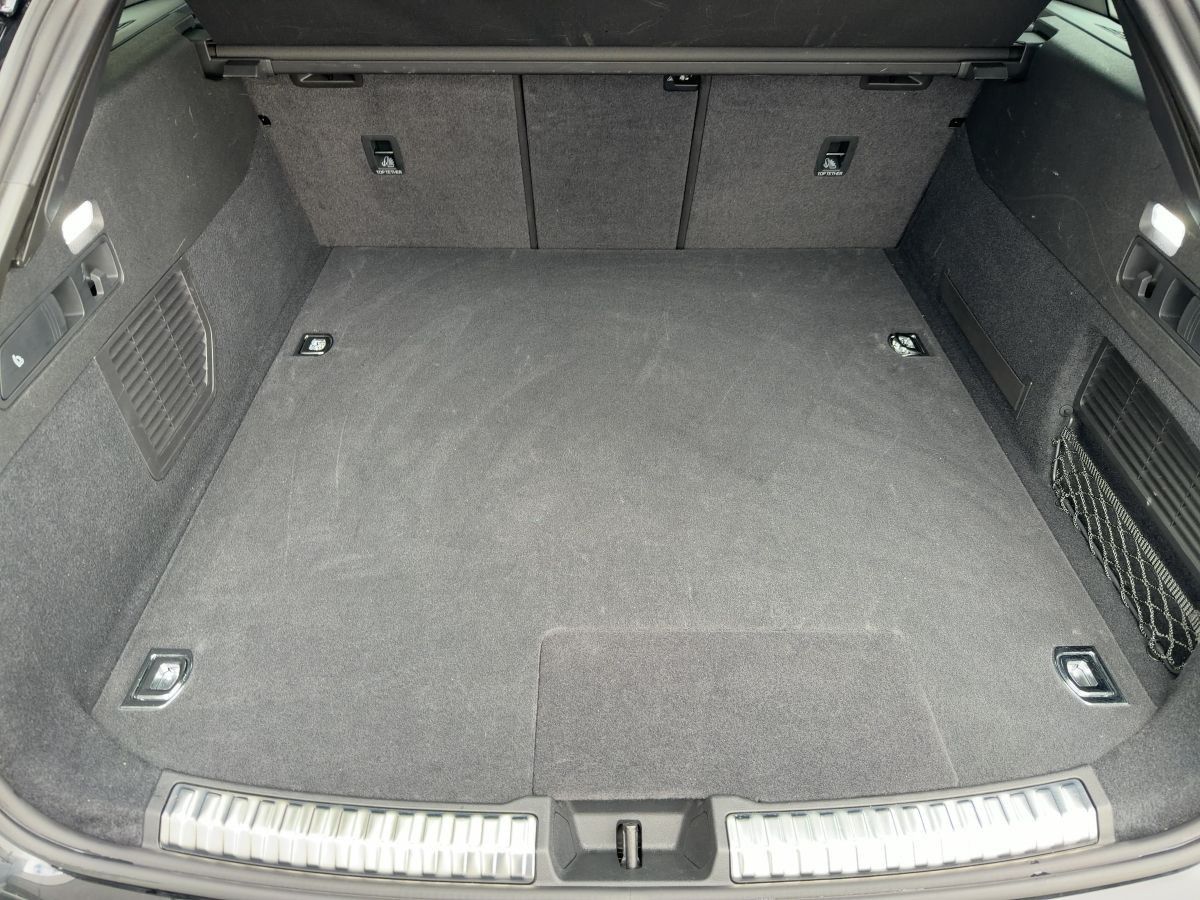 Audi A5 Avant e-hybrid 220kW S-LINE MATRIX+AHK+PANO