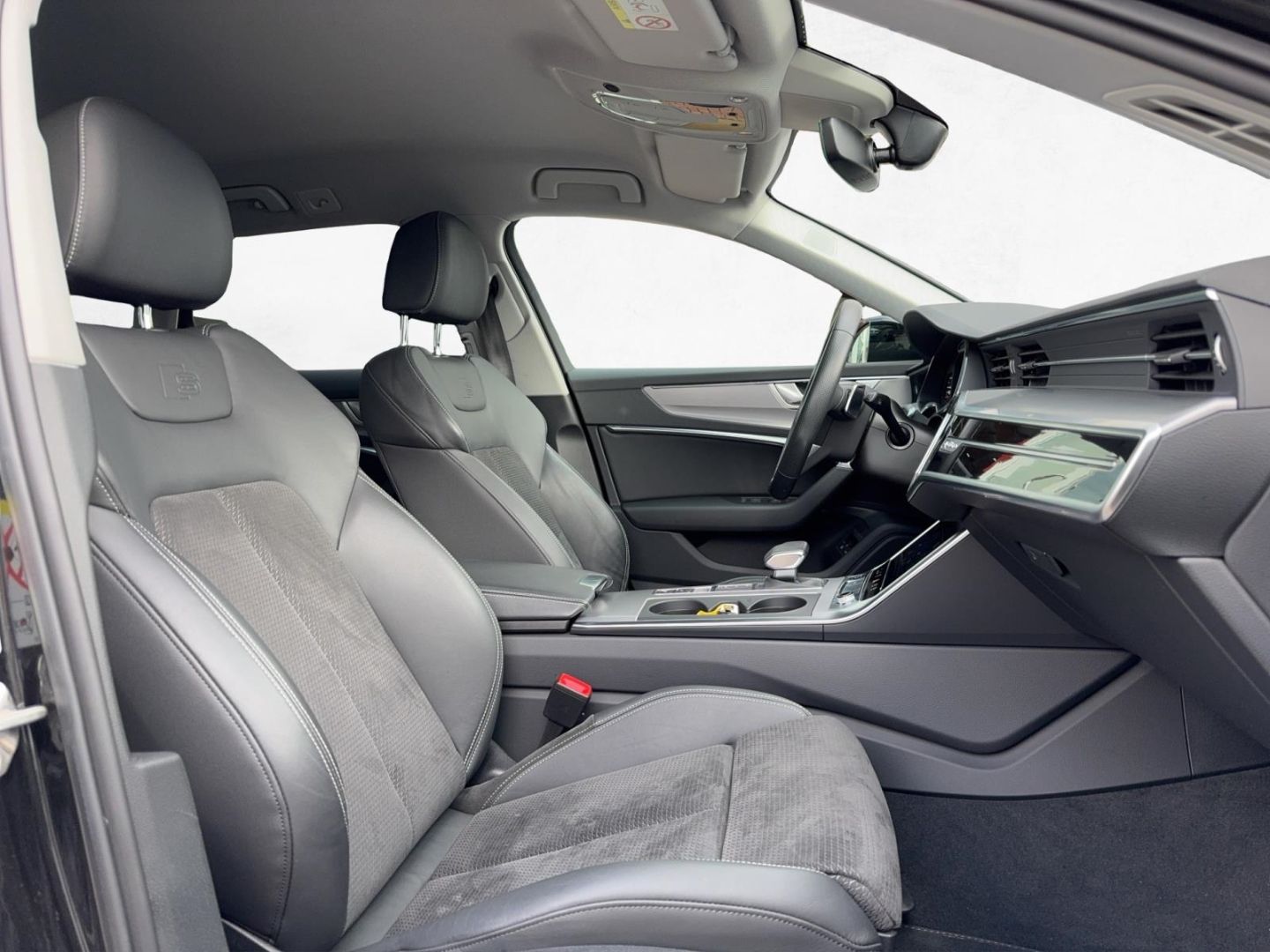 Audi A6 Avant 55 TFSIe quattro S-line - Samsaru's Car Outlet