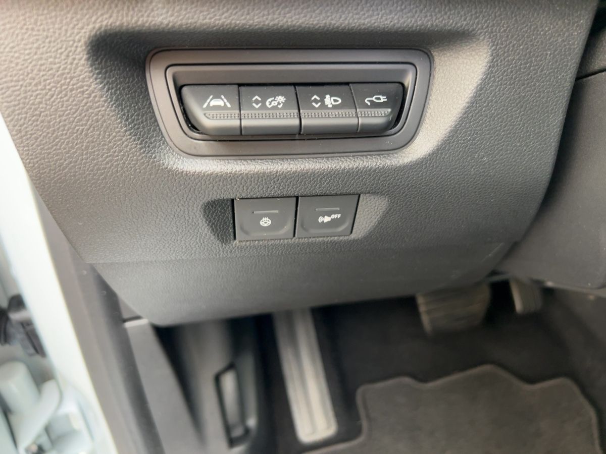 Renault ZOE EXPERIENCE R135 50kWh - Samsaru's Car Outlet