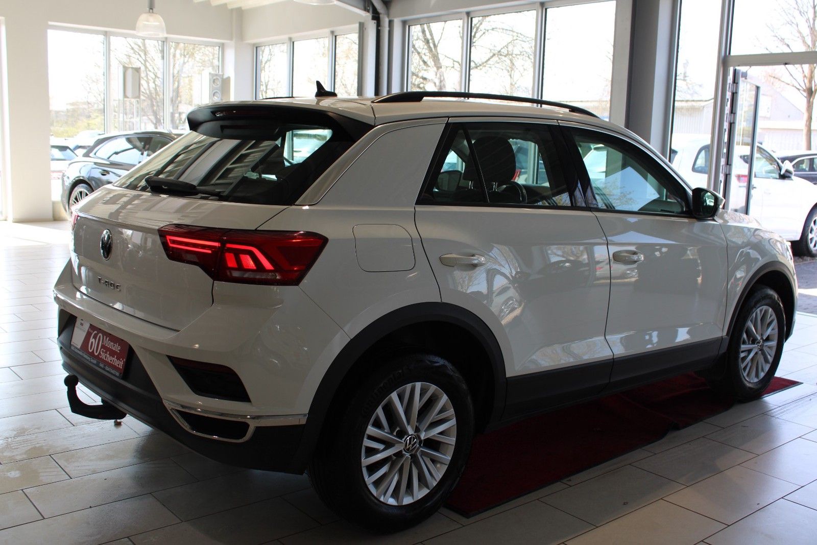 Volkswagen T-Roc 1.5 TSI DSG - Samsaru's Car Outlet