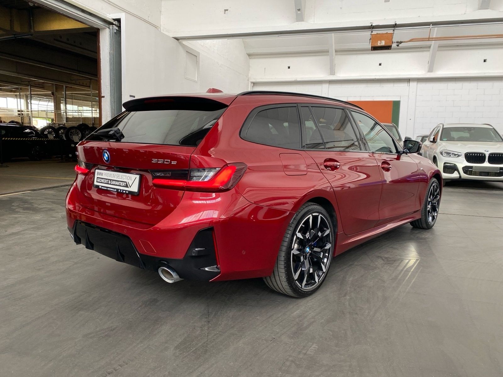 BMW 330e xDrive Touring M Sport HUD DA Pro Pano AHK