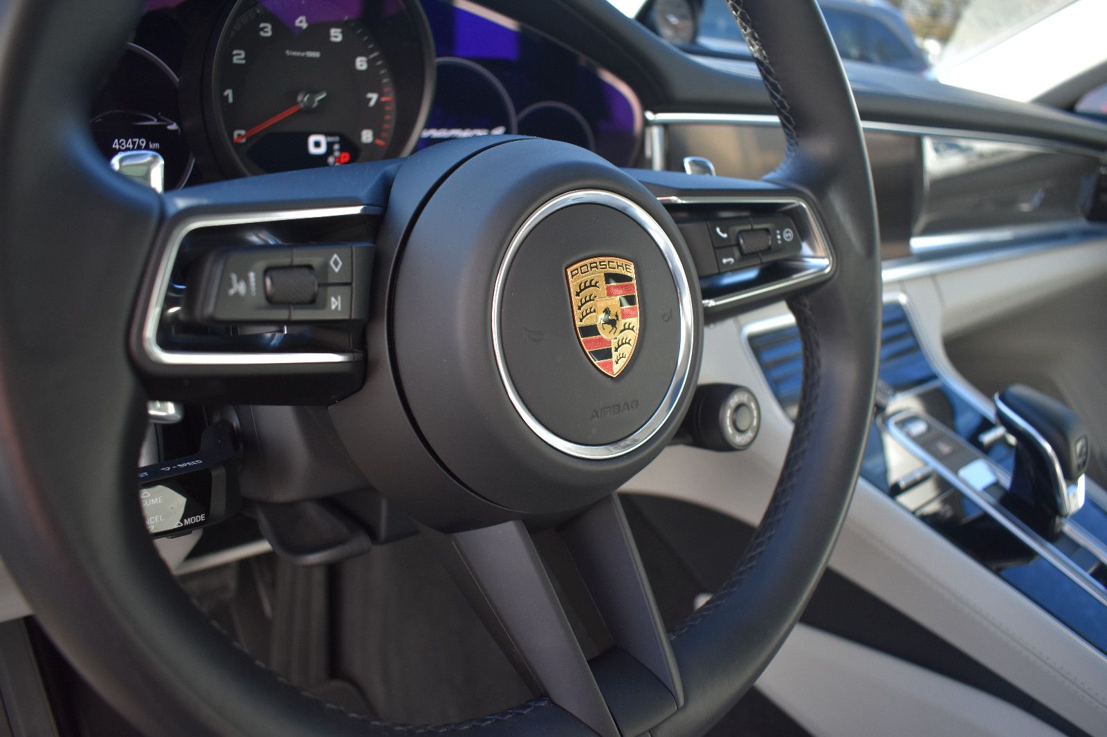 Porsche Panamera Sport Turismo 4 Platinum Edition*AHKsch