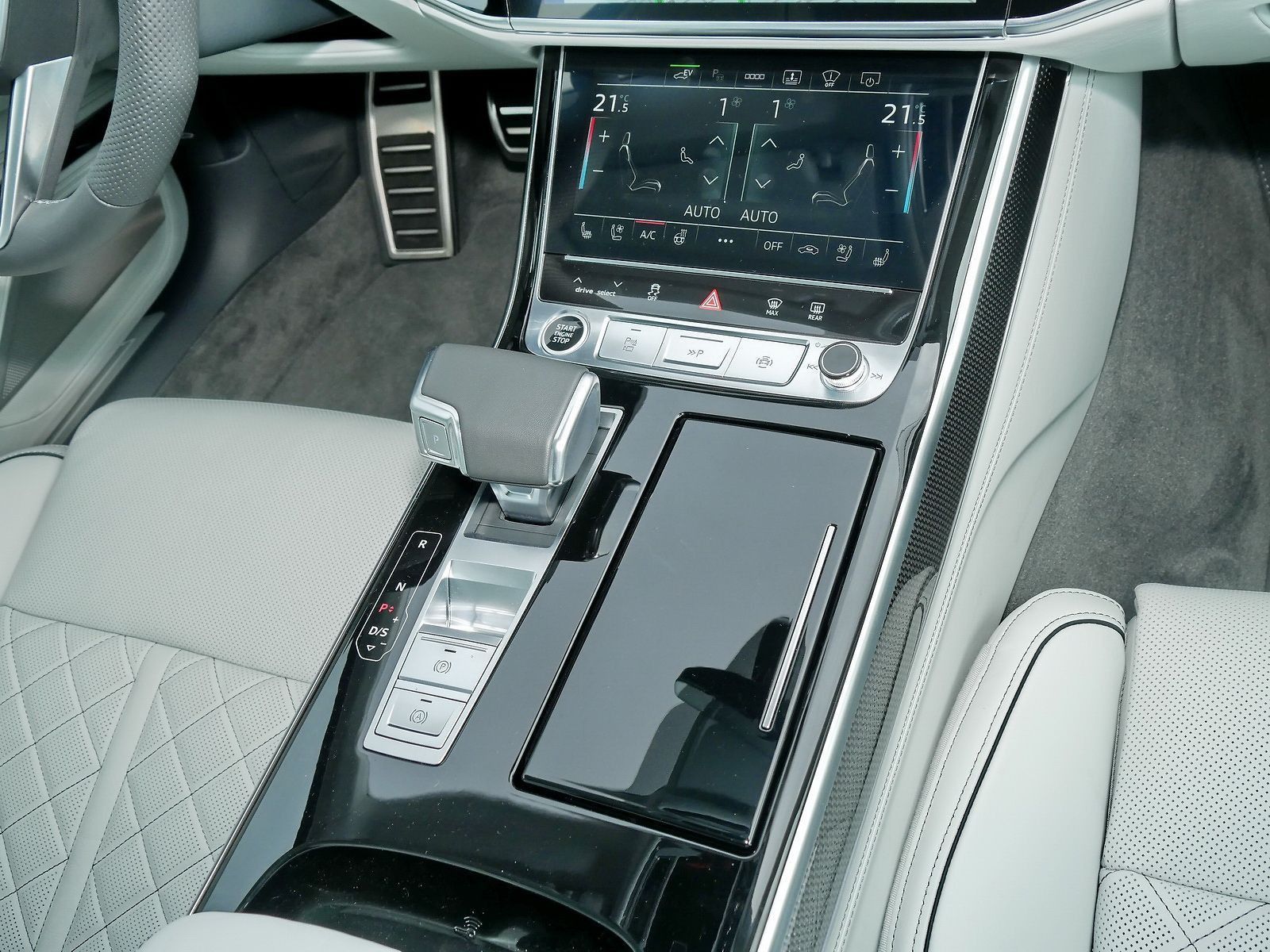 Audi A8 60 TFSIe quattro S line - Samsaru's Car Outlet