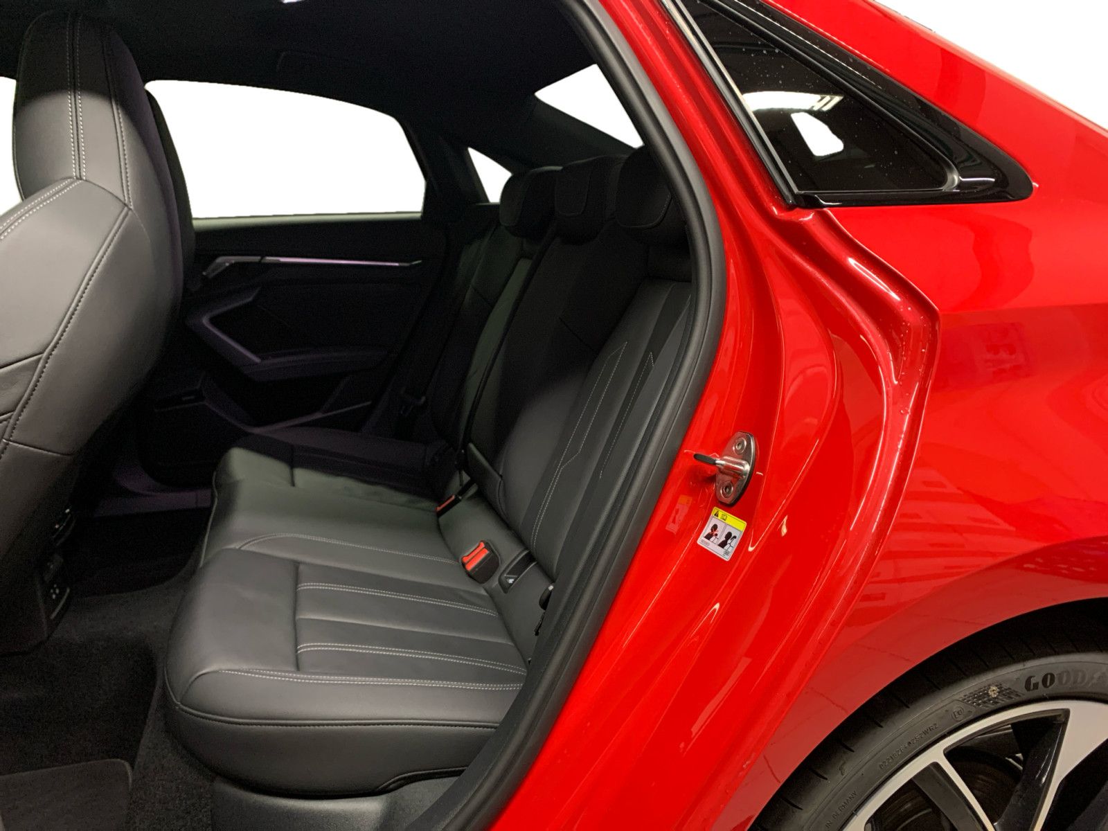 Audi A3 Limousine 35 TDI S line - Samsaru's Car Outlet