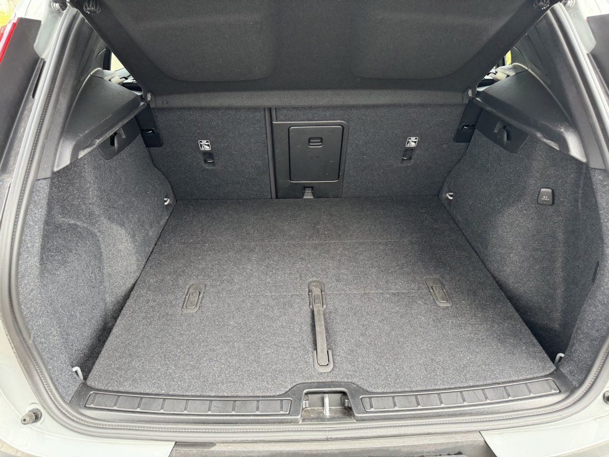 Volvo XC40 B3 Plus Dark 8-fach Aktionspreis