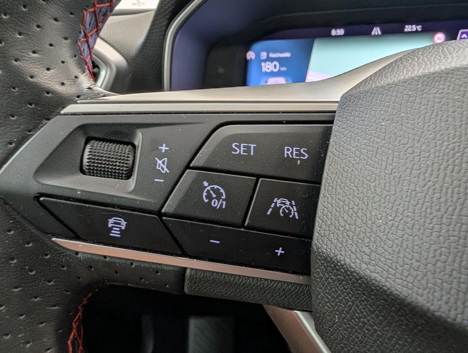 Seat Leon 1.5 eTSI DSG FR AHK|Navi|LED|Winter|18"|ACC