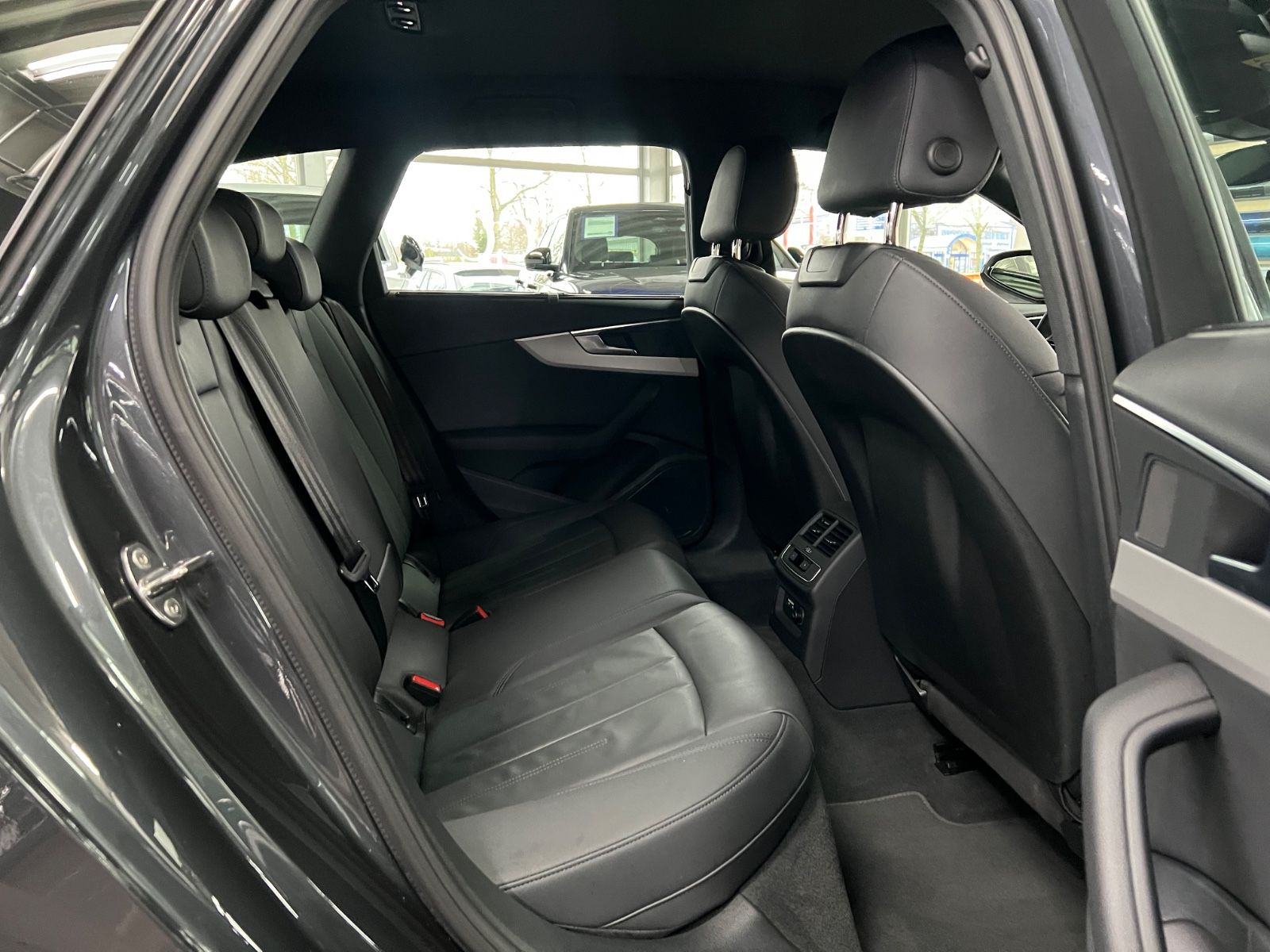 Audi A4 Avant 40 TDI quattro advanced VIELE EXTRAS