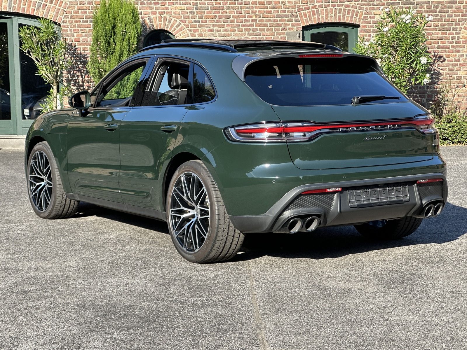 Porsche Macan T - Samsaru's Car Outlet