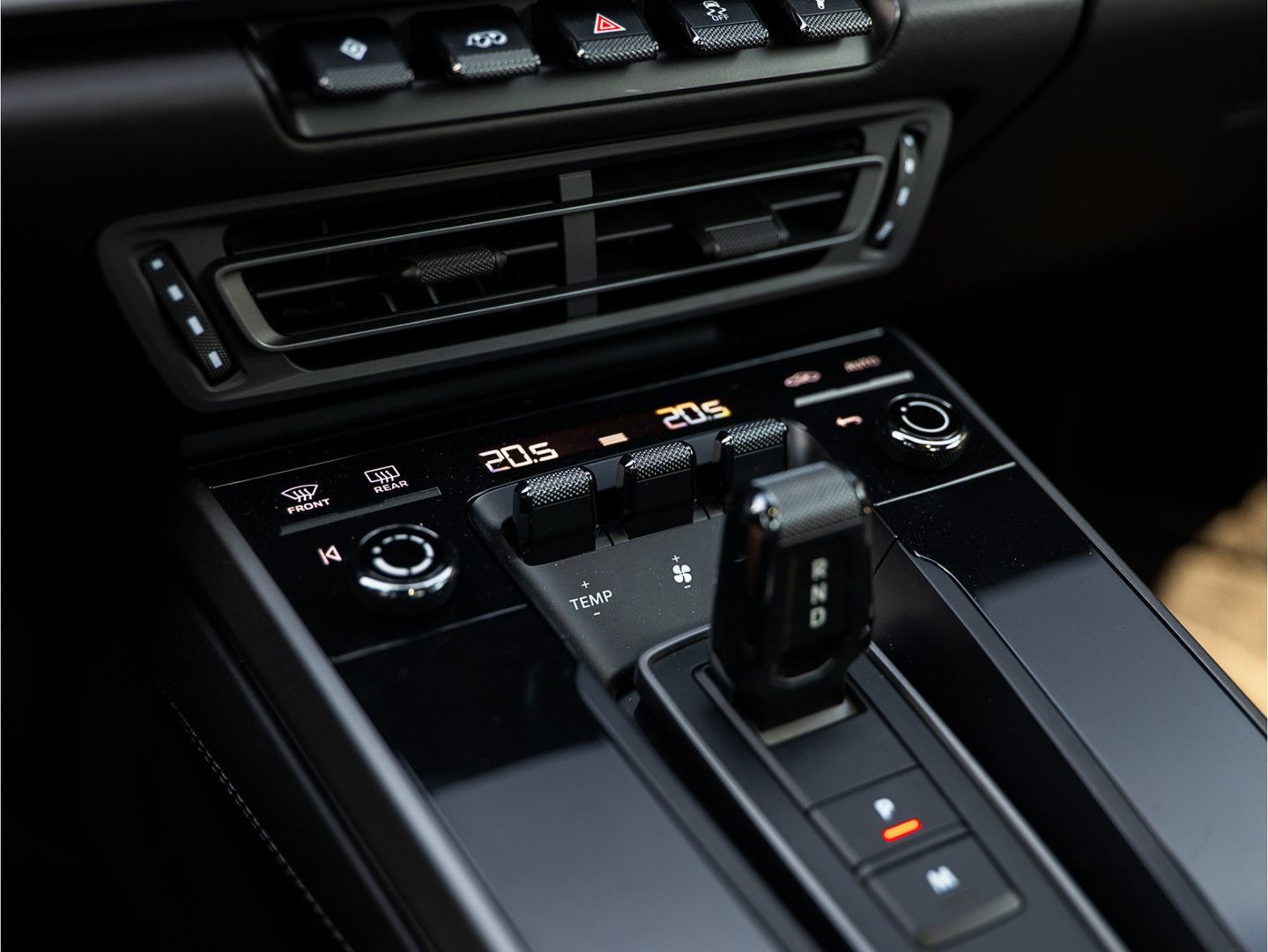 Porsche 992 3.0 Carrera - Samsaru's Car Outlet