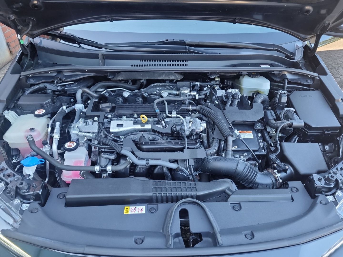 Toyota Corolla Hybrid Club 2.0 - Samsaru's Car Outlet