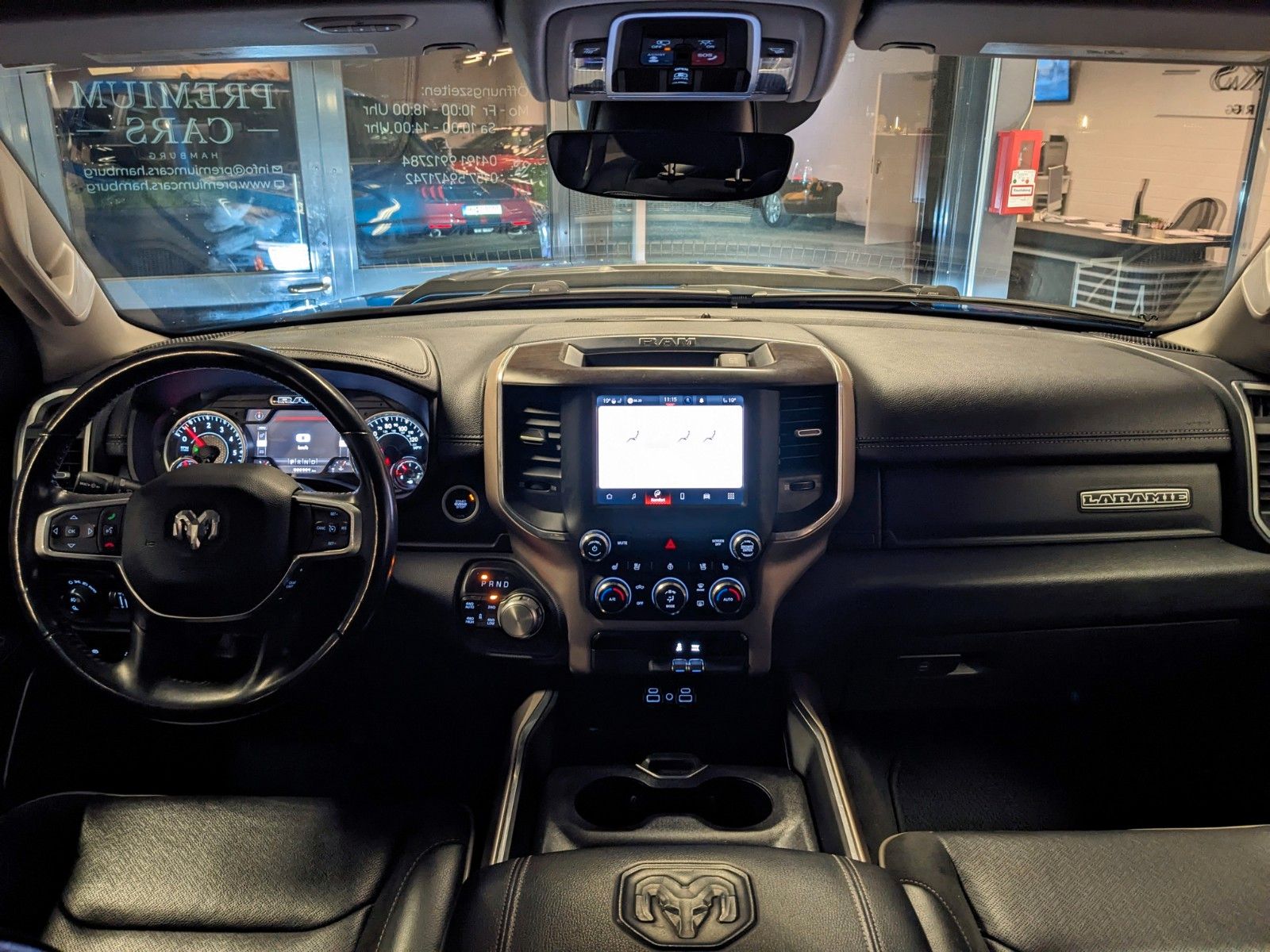 Dodge RAM 1500  Laramie HEMI 5.7L   4x4 Leder/LED