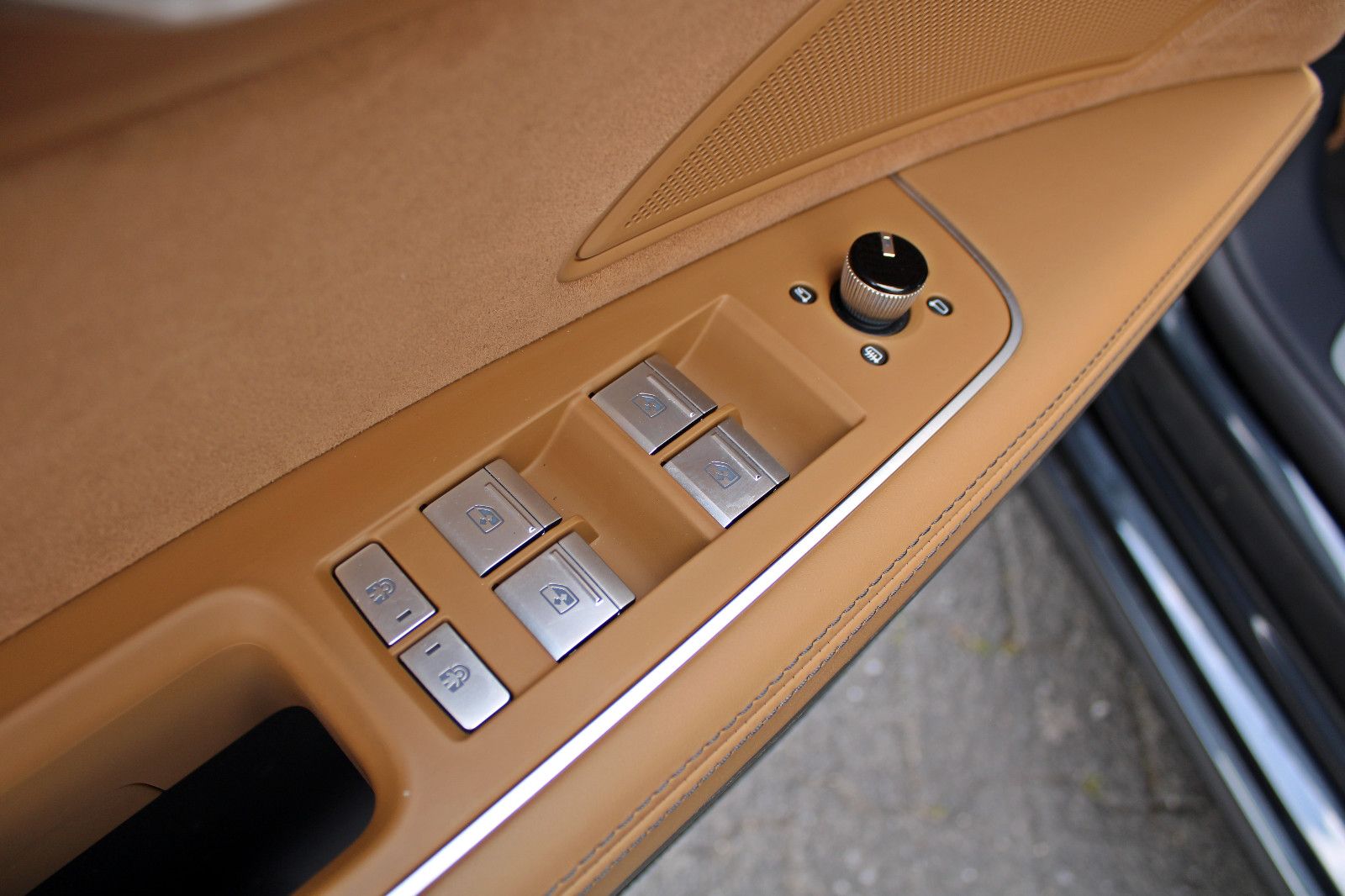 Audi A8 55TFSI quattro - Samsaru's Car Outlet