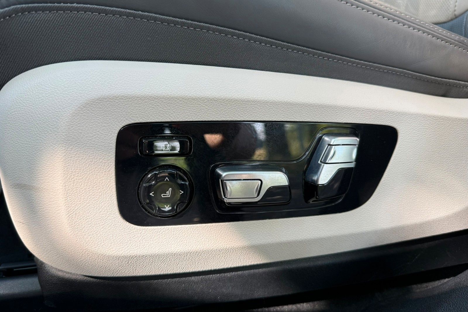BMW X6 30d xDrive M Sport PRO LUFTF*PANO*H&K*AHK*LED