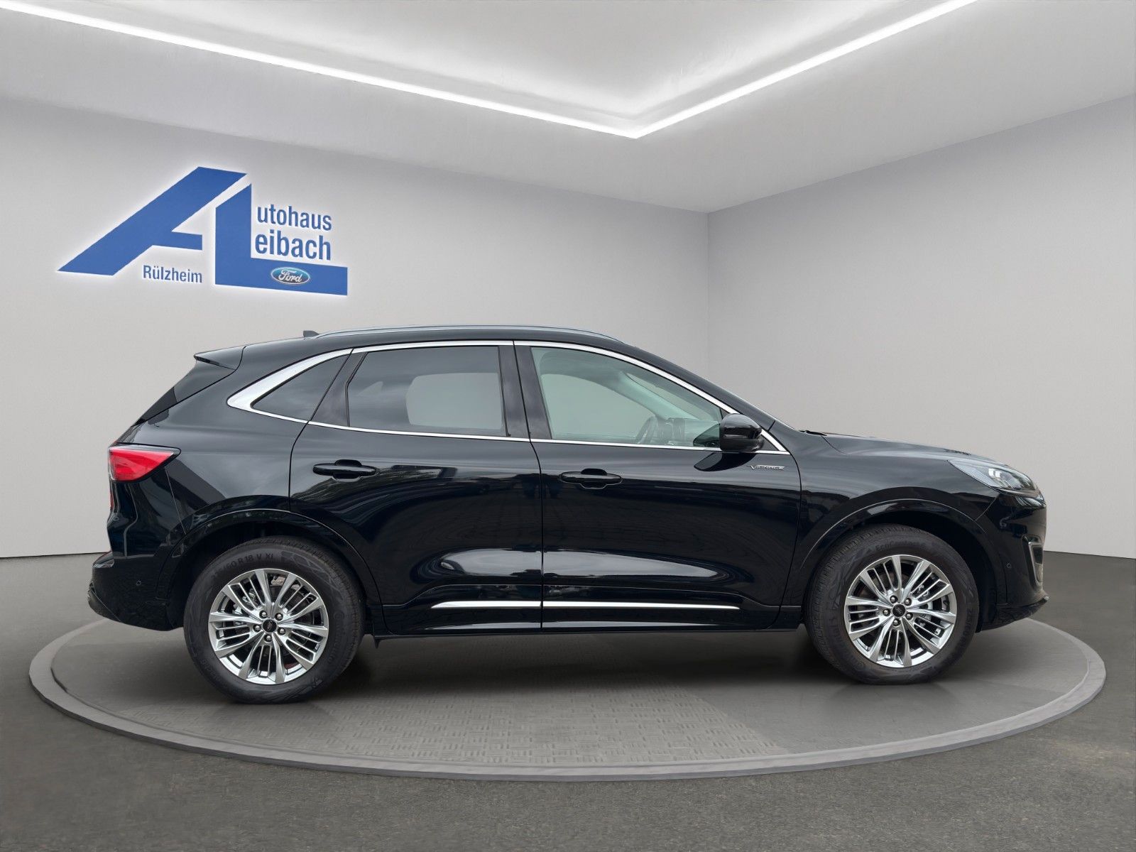 Ford Kuga Plug-In Hybrid Vignale - Samsaru's Car Outlet