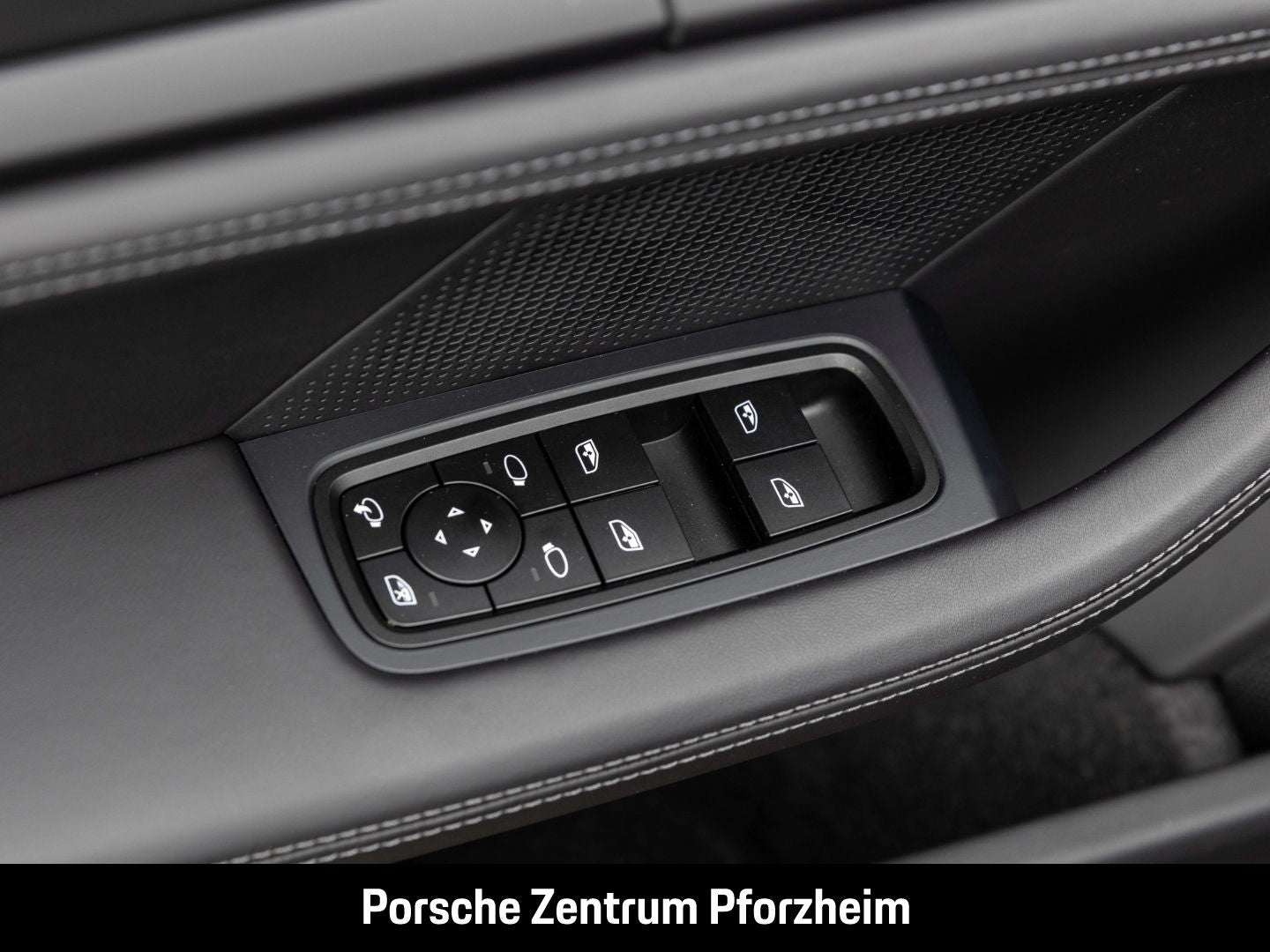 Porsche Taycan 4 Cross Turismo Head-Up HD-Matrix 21-Zoll