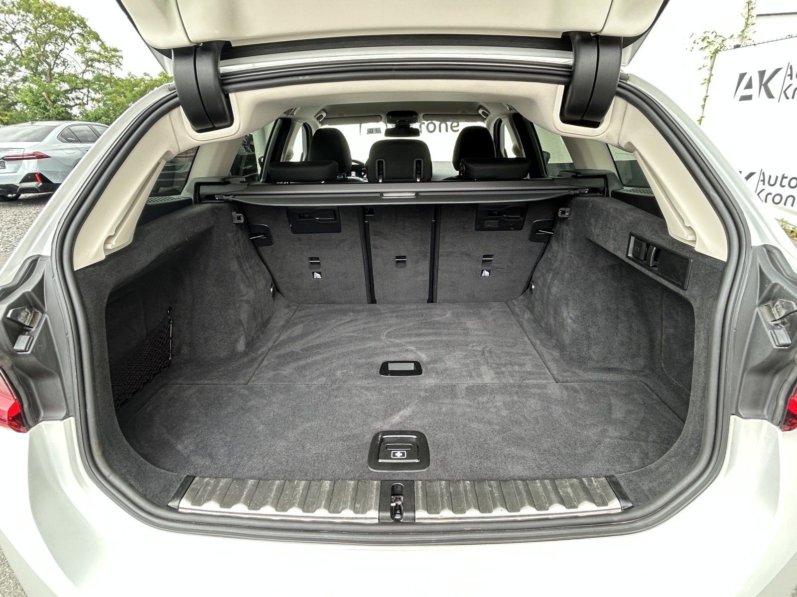 BMW 320 d Mild Hybrid xDrive - Samsaru's Car Outlet