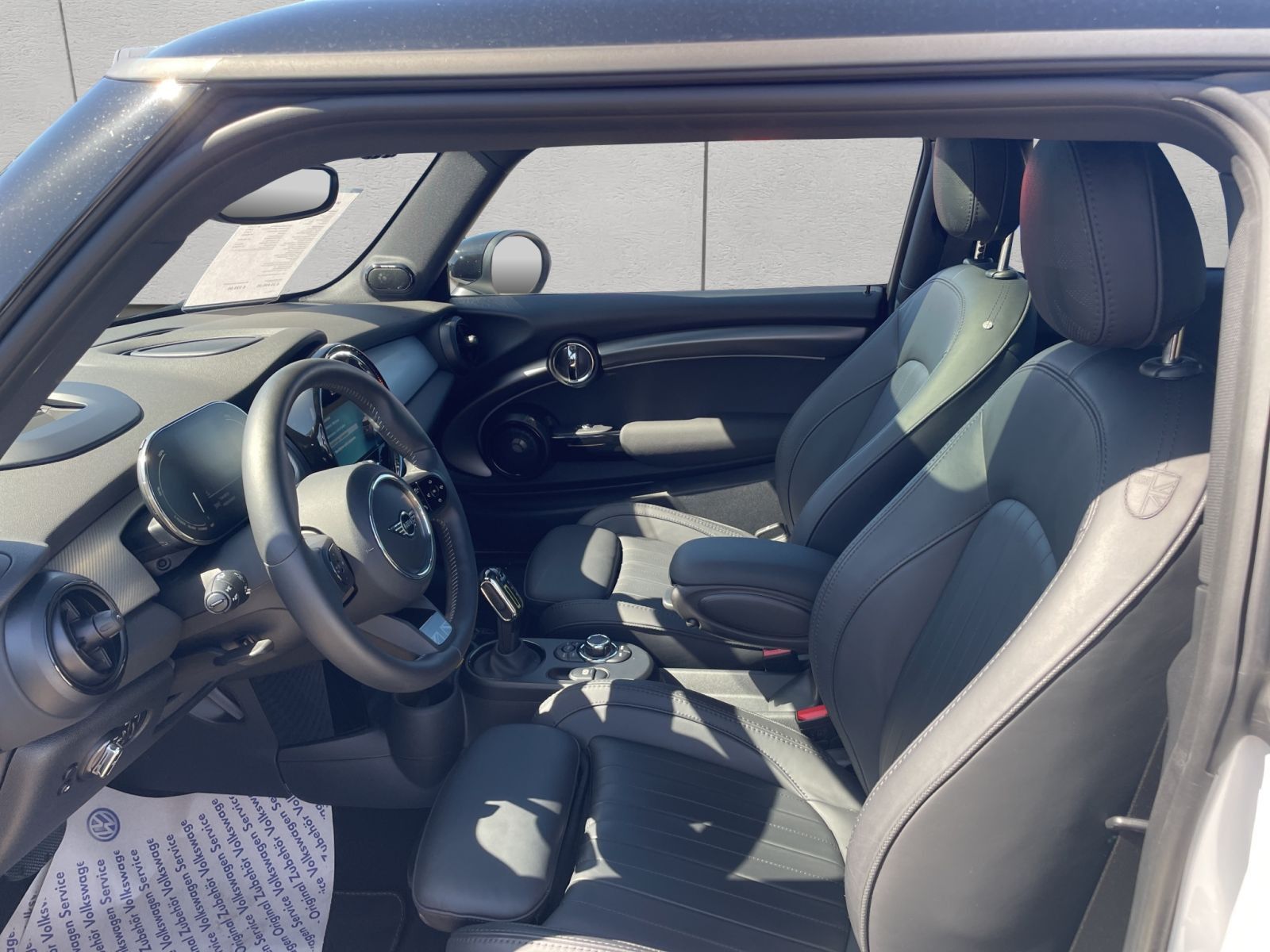 MINI Cooper SE MINI Yours Trim - Samsaru's Car Outlet