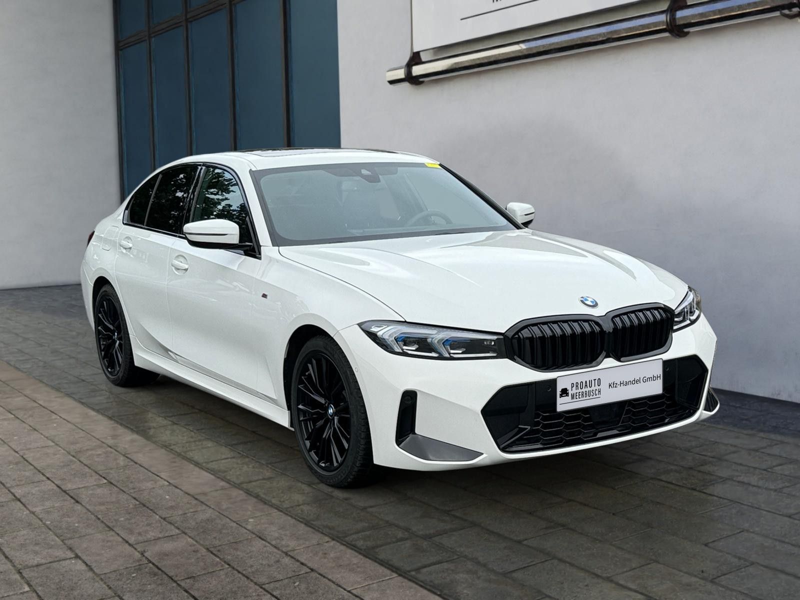 BMW 320i M Sport - Samsaru's Car Outlet