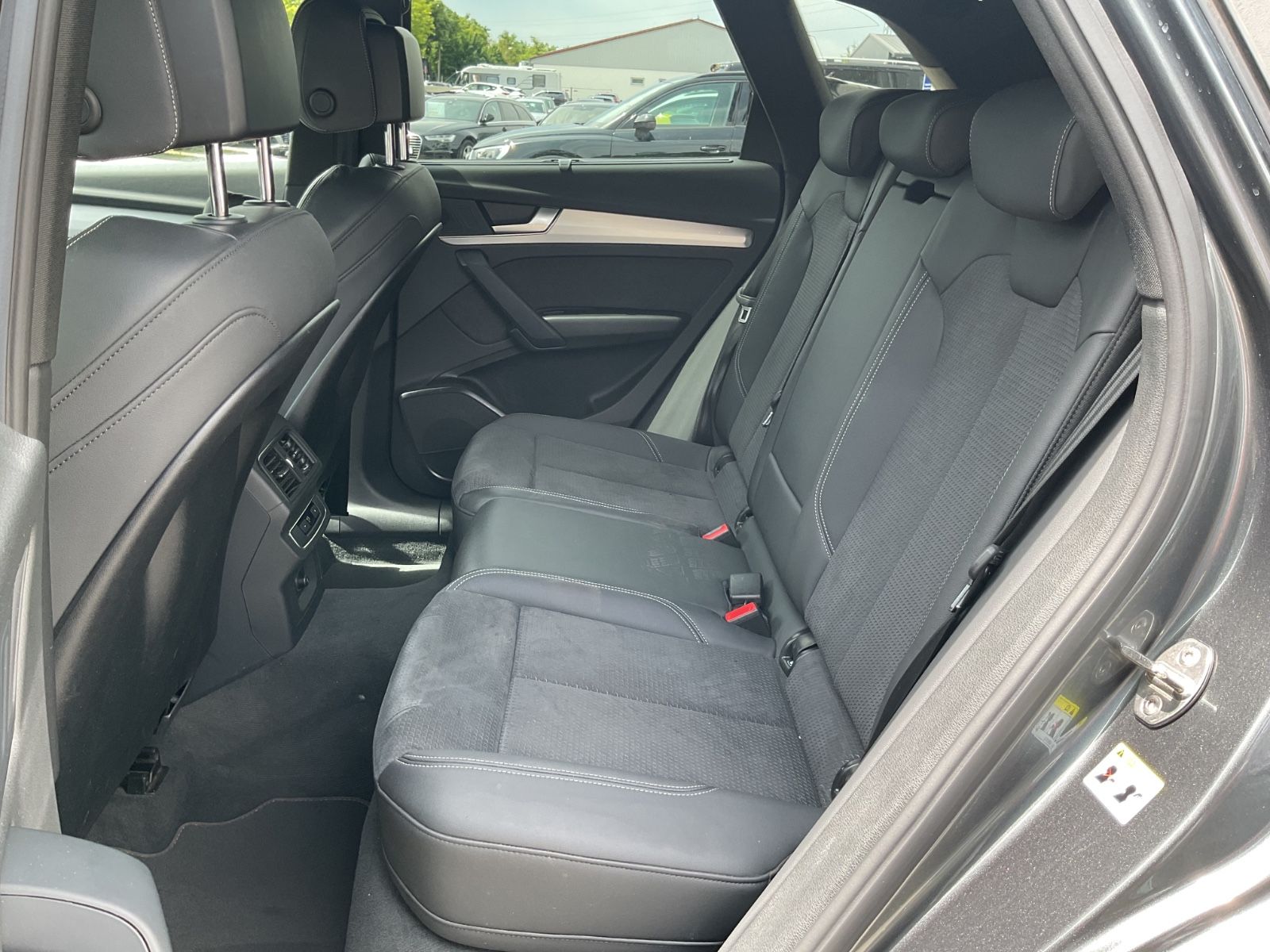 Audi Q5 40 TDI quattro S line - Samsaru's Car Outlet