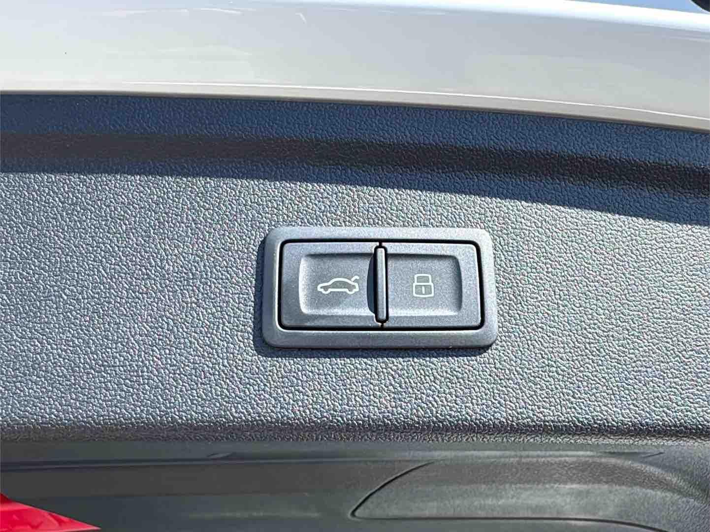 Audi A3 45 TFSIe 2x S line ACC BLACK HuD PANO RAUTE