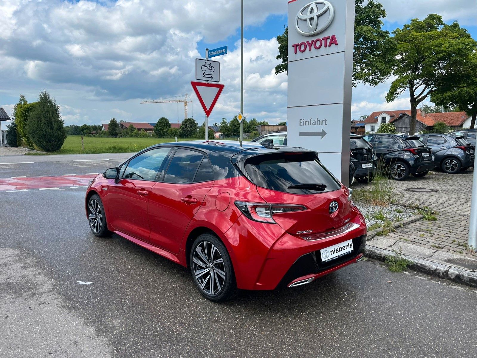 Toyota Corolla Hybrid 2.0l Team - Samsaru's Car Outlet
