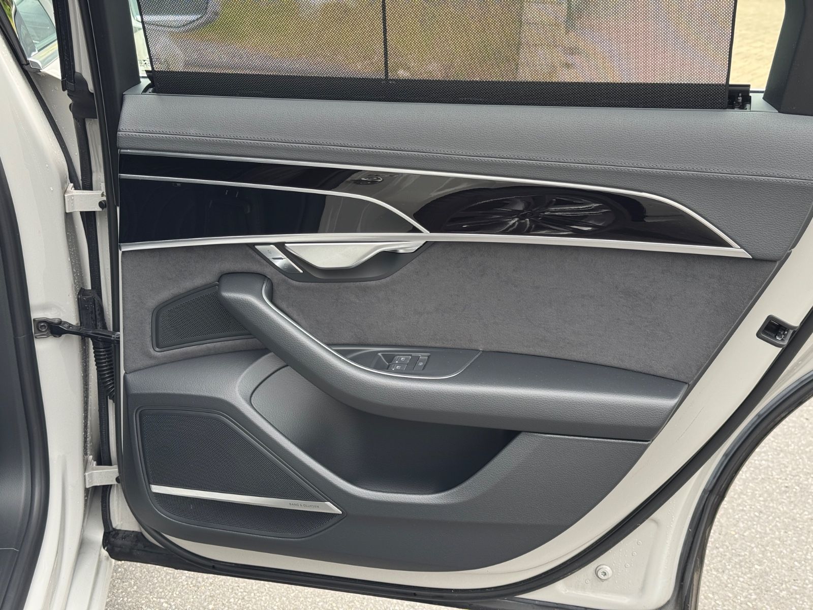 Audi A8 55 TFSI quattro S-line - Samsaru's Car Outlet