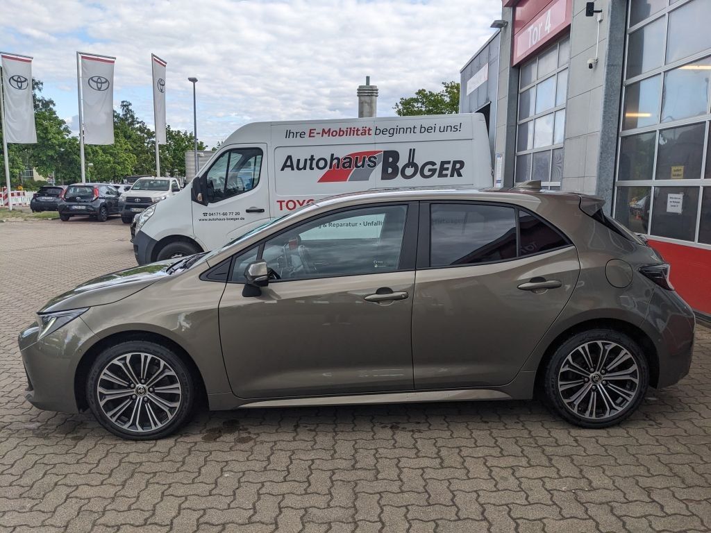 Toyota Corolla 2.0 Hybrid - Samsaru's Car Outlet