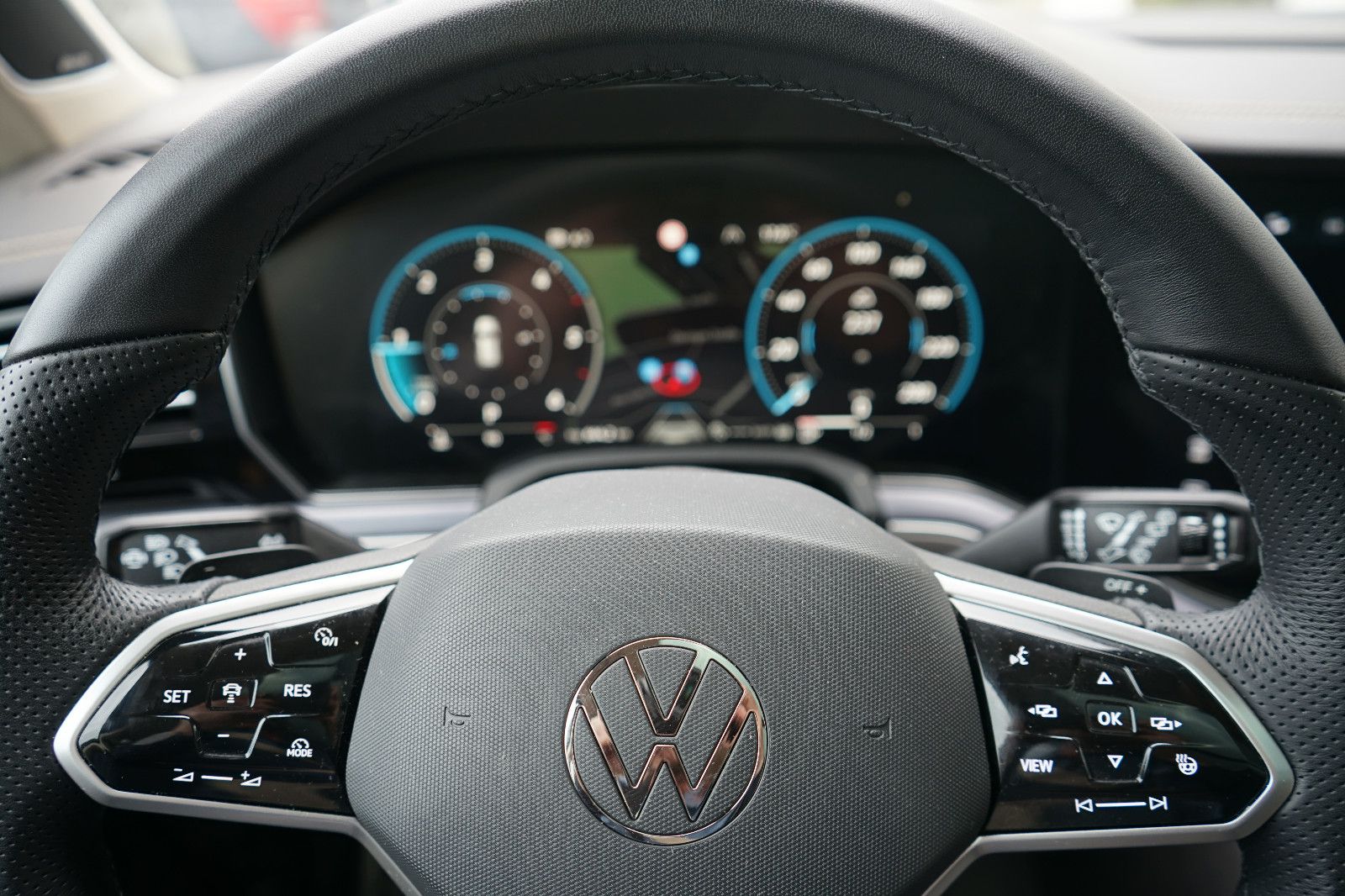 Volkswagen Touareg 3.0 TDI SCR  210 kW 4Mot R-Line-Pano.Luf