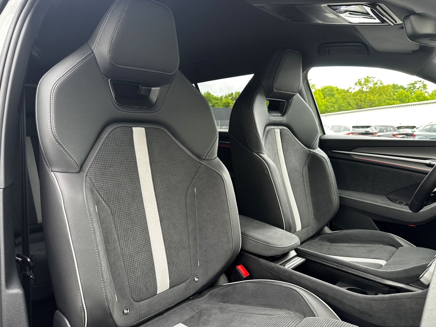 Skoda Kodiaq II 1.5 TSI iV DSG Sportline DCC AHK Matri