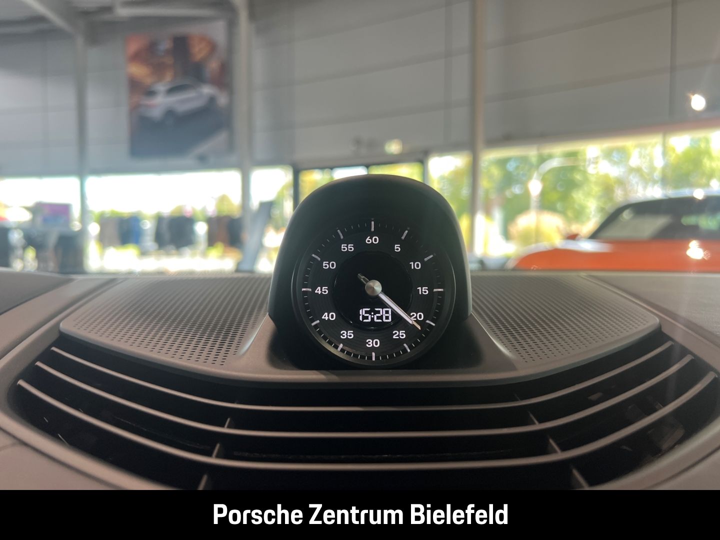 Porsche Taycan GTS Sport Turismo  Nordischgold Head-Up