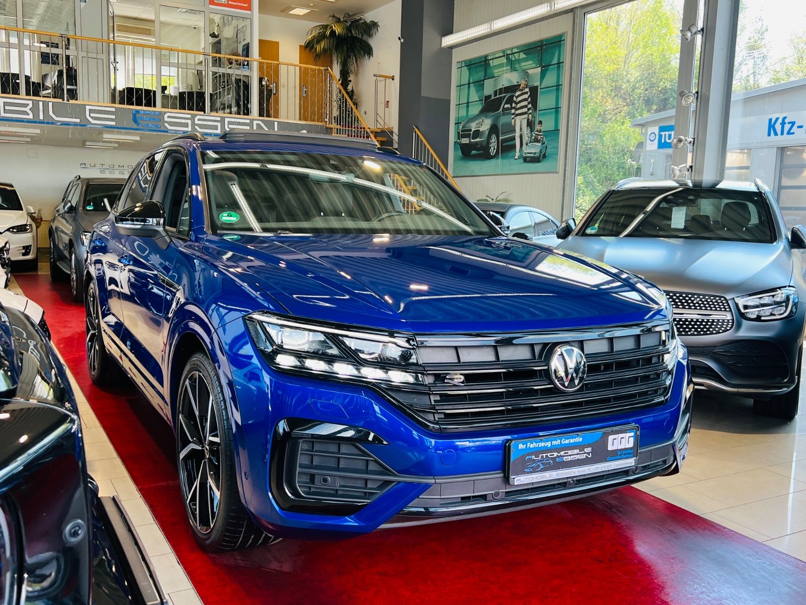 Volkswagen Touareg R-Line 4Motion - Samsaru's Car Outlet