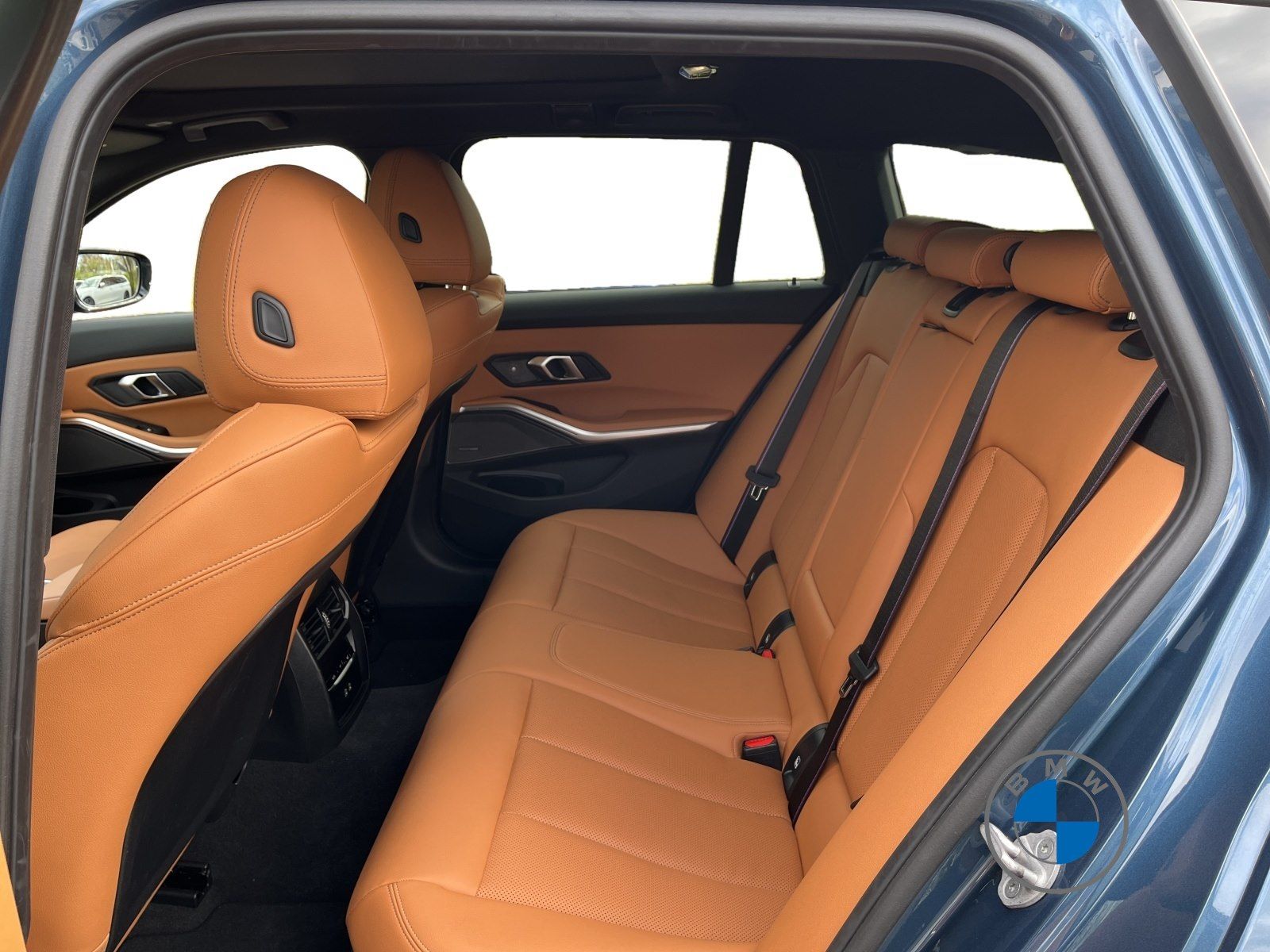 BMW 330e xDrive Touring M Sport Pro AHK Pano ACC H/K