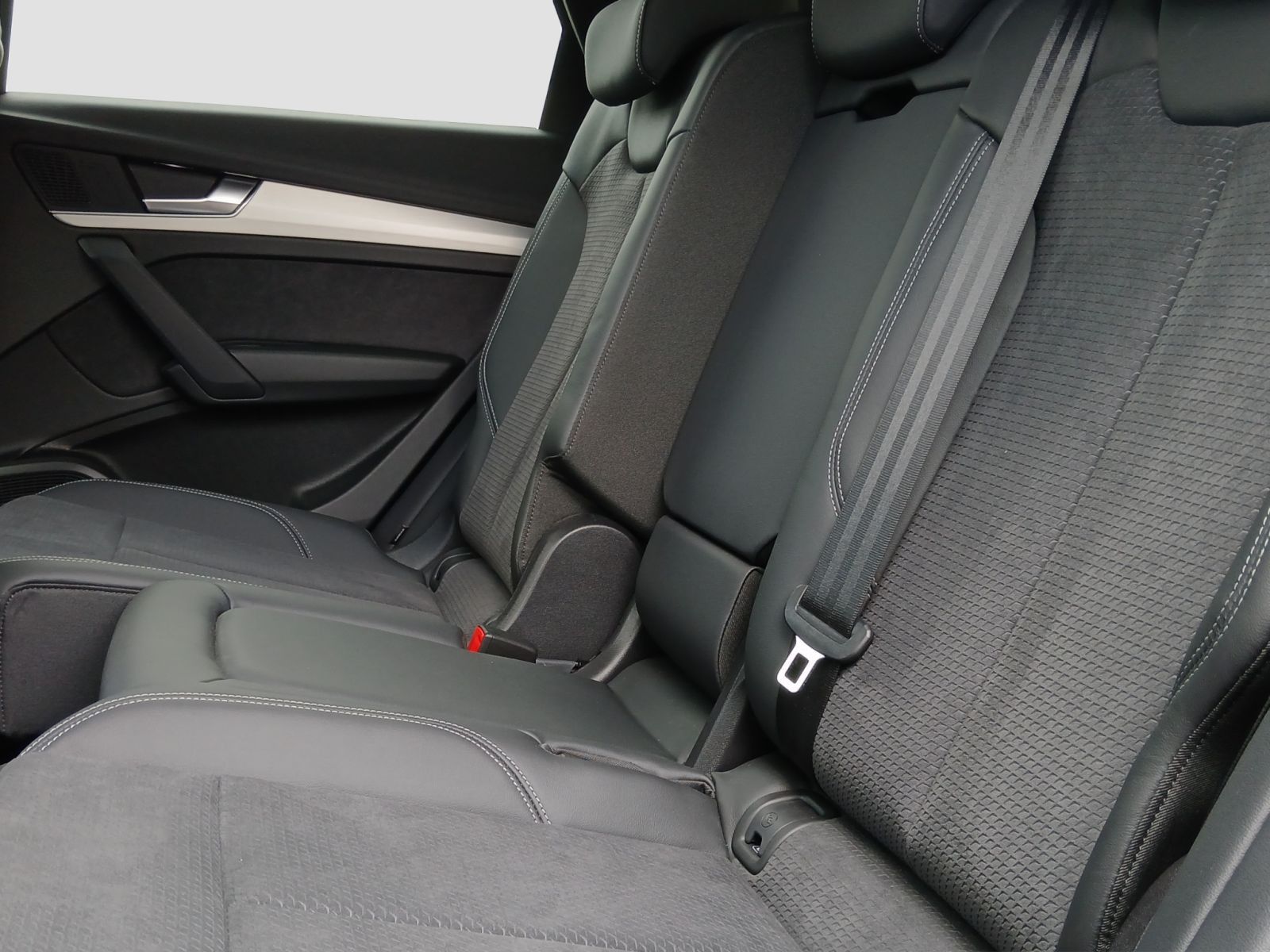 Audi Q5 50 TFSI e quattro S-tronic S line Matrix Stan