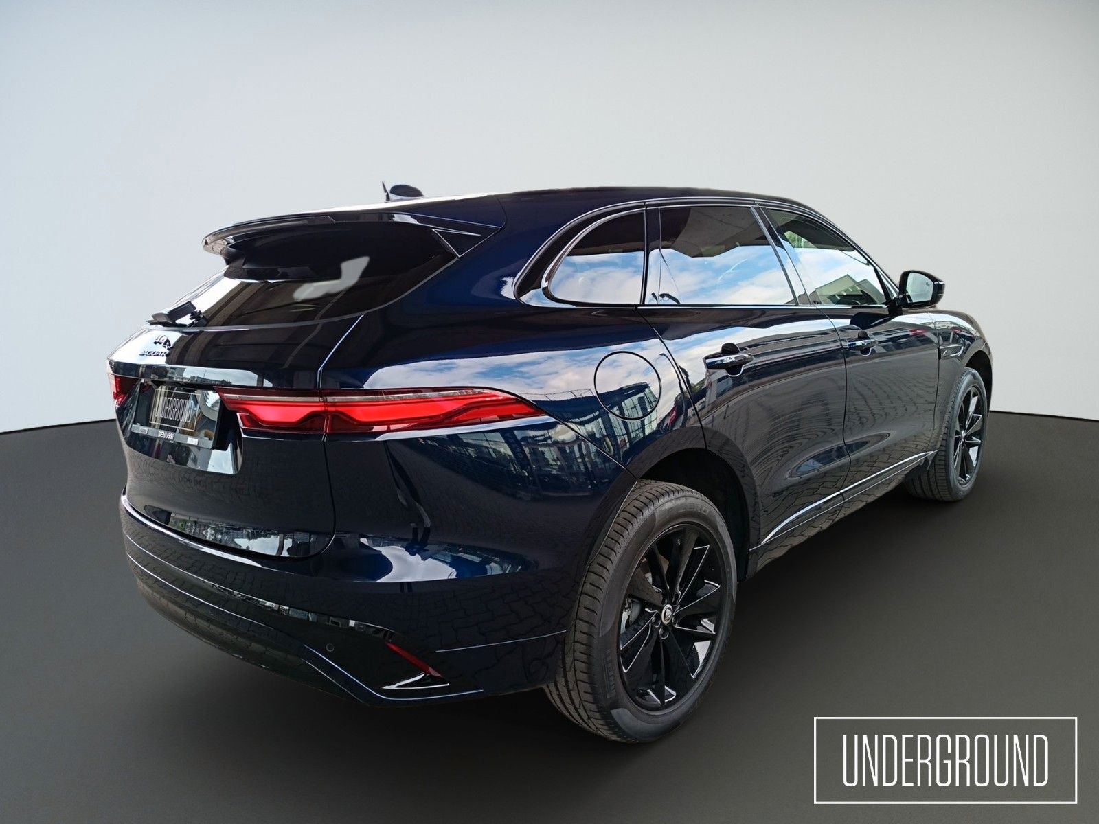 Jaguar F-Pace D200 R-DYNAMIC SE AWD