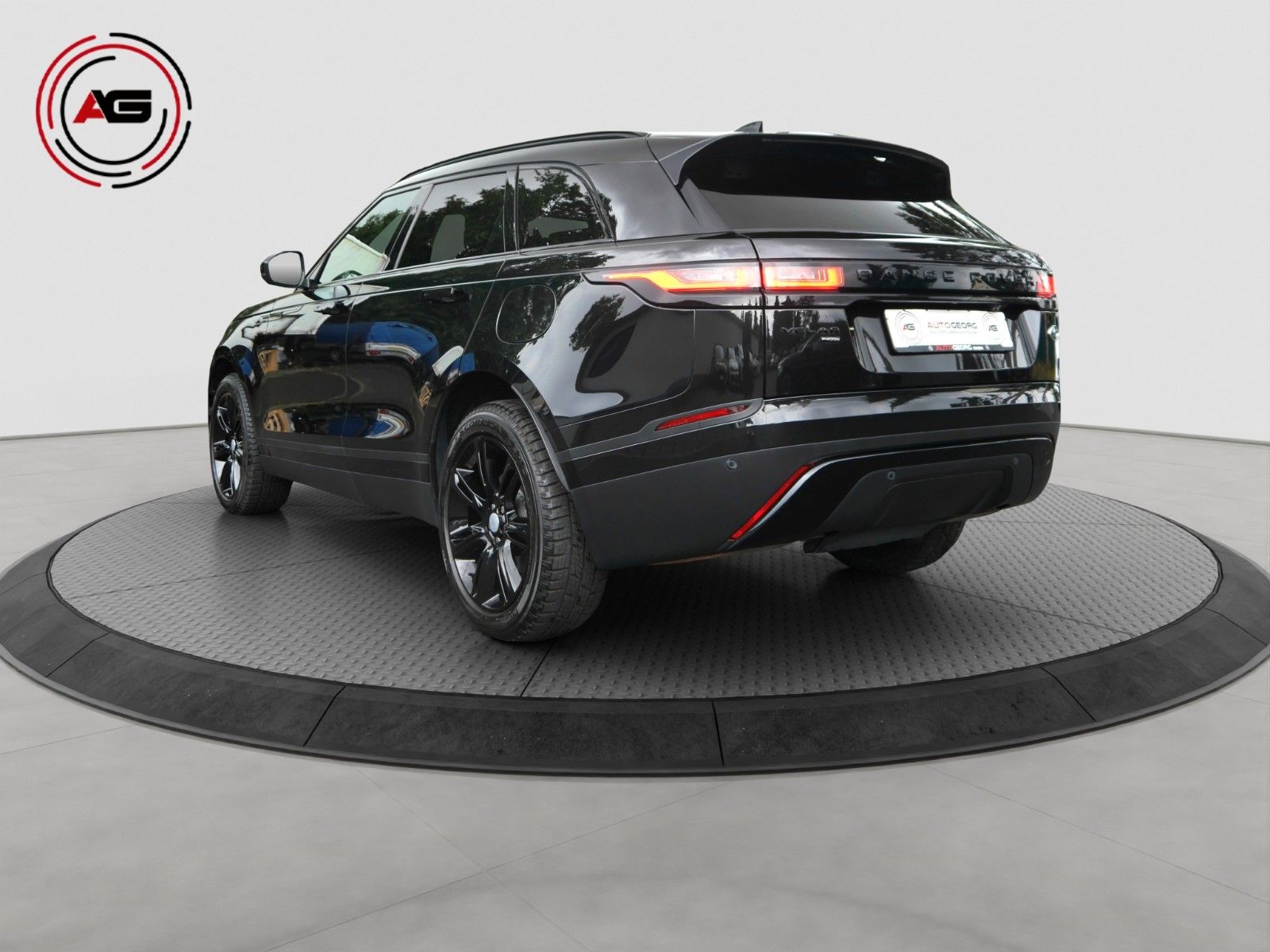 Range Rover Velar P400e S - Samsaru's Car Outlet