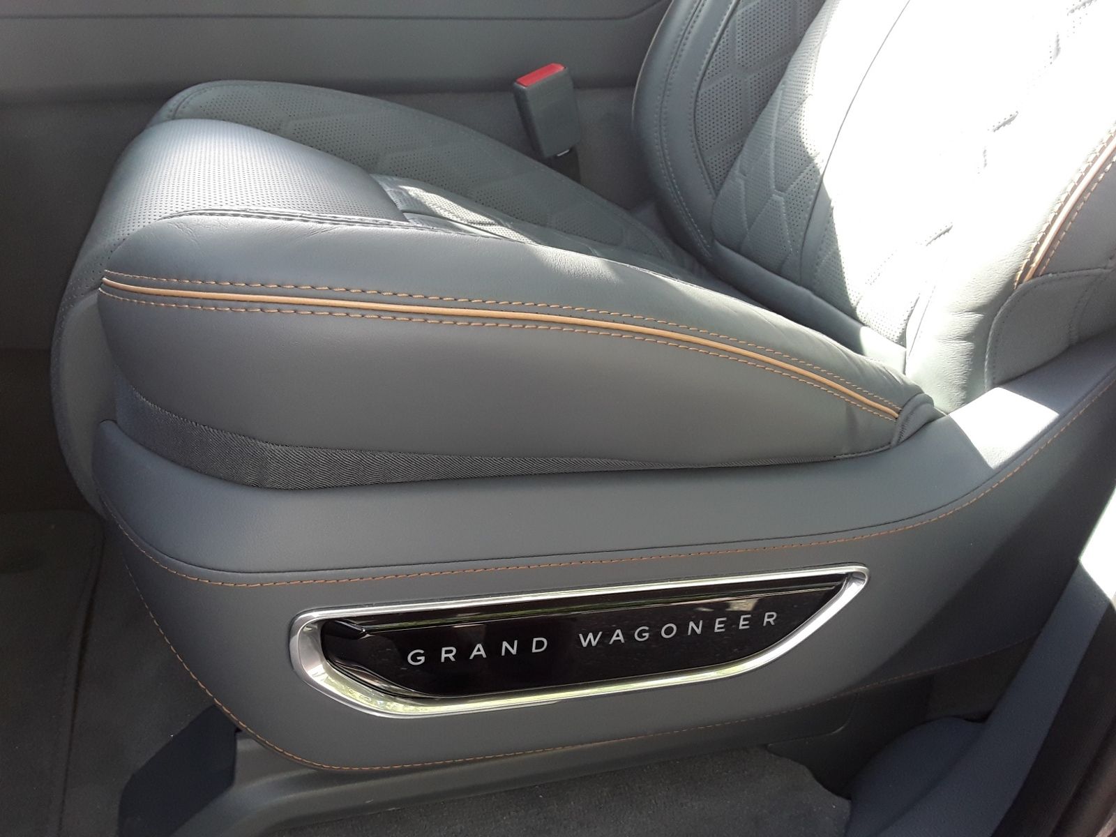 Jeep Grand Wagoneer 6.4 V8 Series III