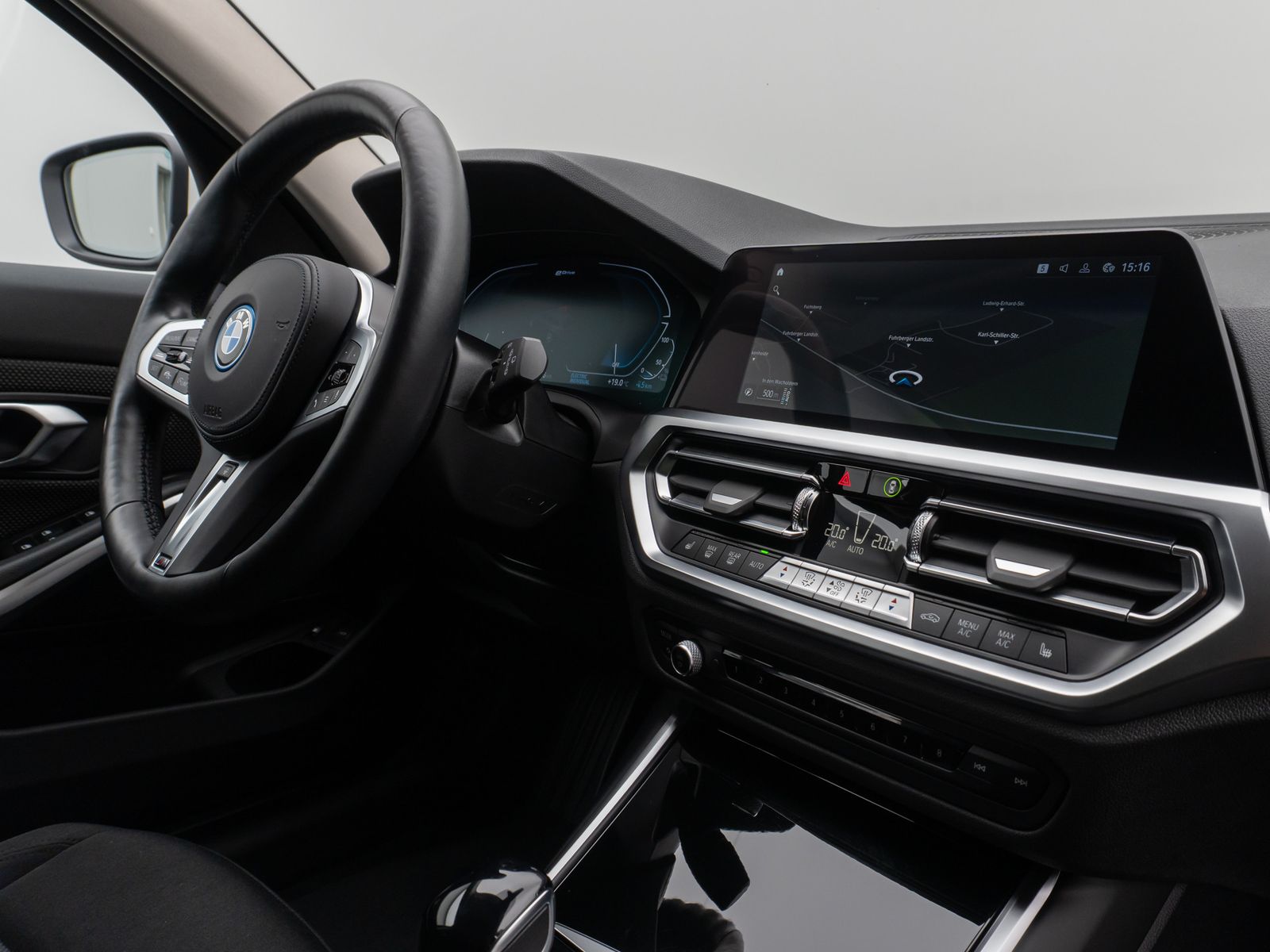 BMW 330e - Samsaru's Car Outlet
