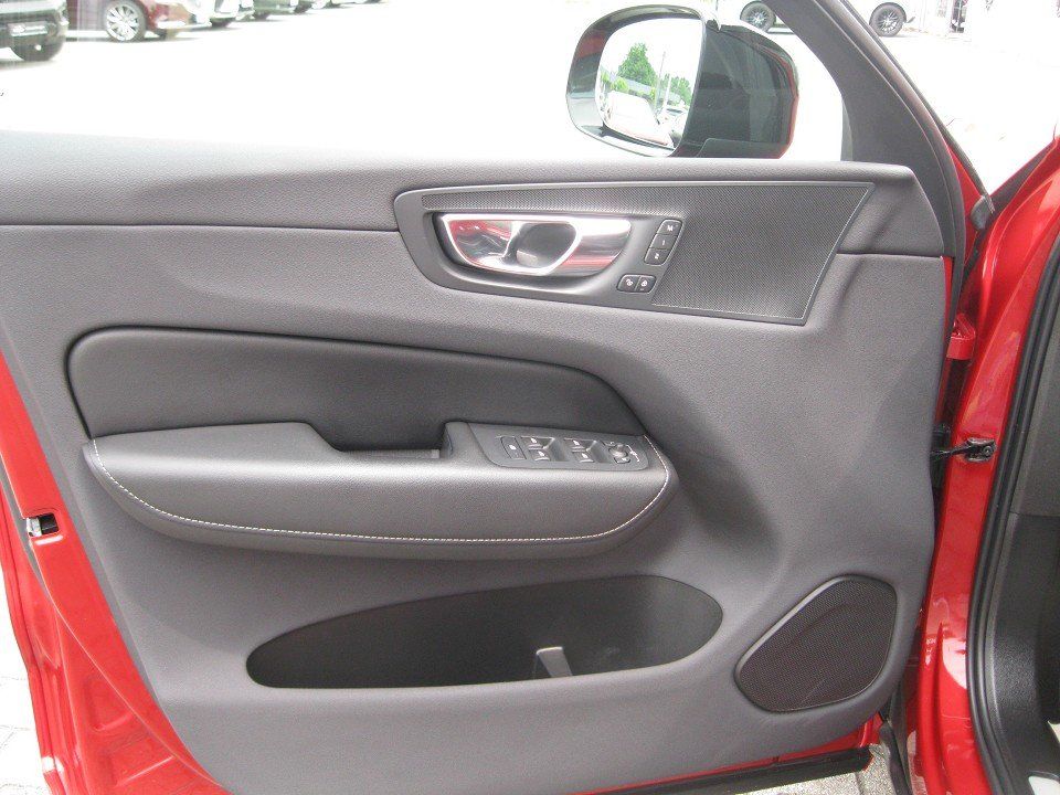 Volvo XC60 T6 Recharge R-Design Volvo XC60 T6 Recharge